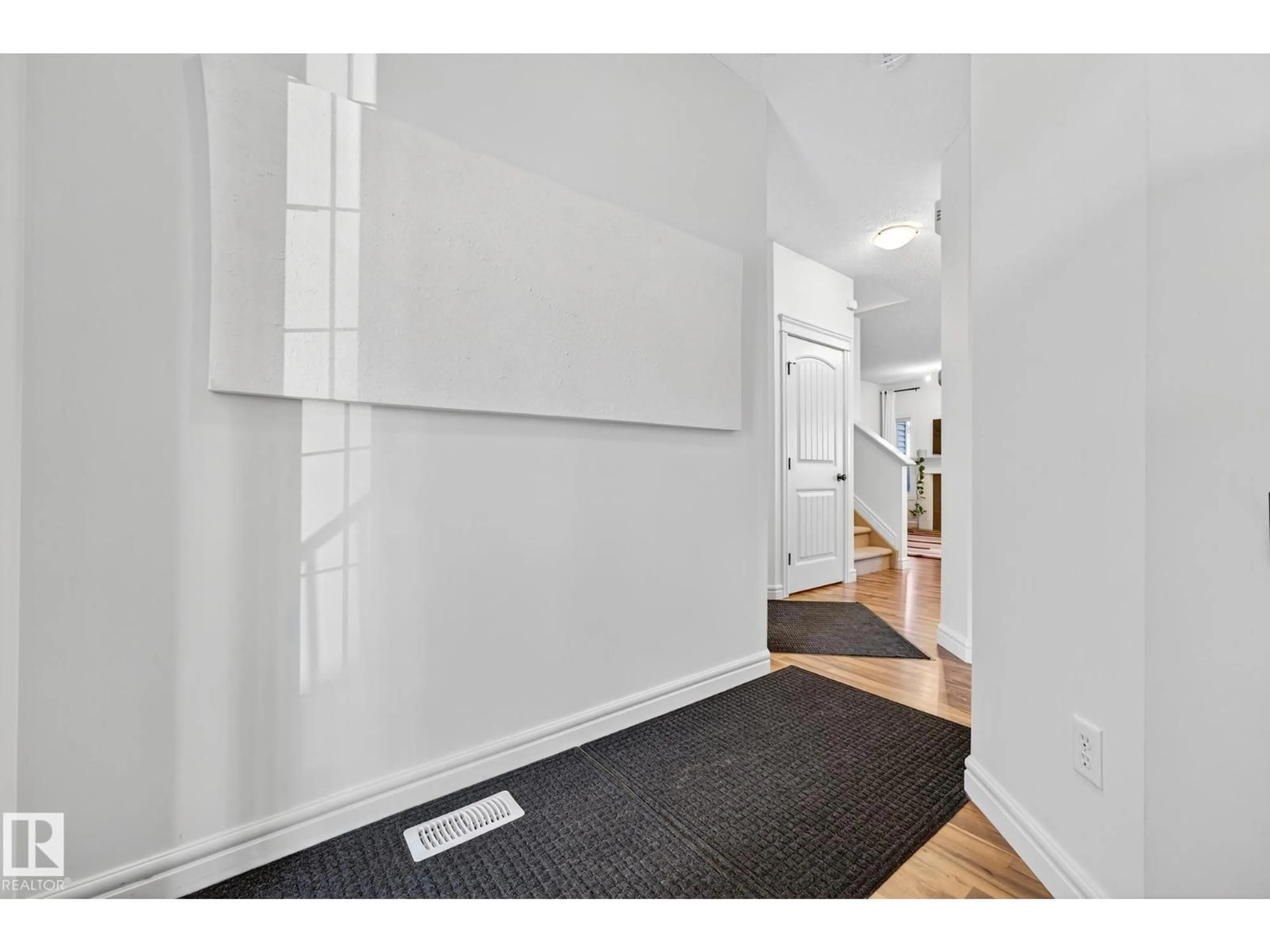 Indoor entryway for SW - 1954 119A ST, Edmonton Alberta T6W0E2