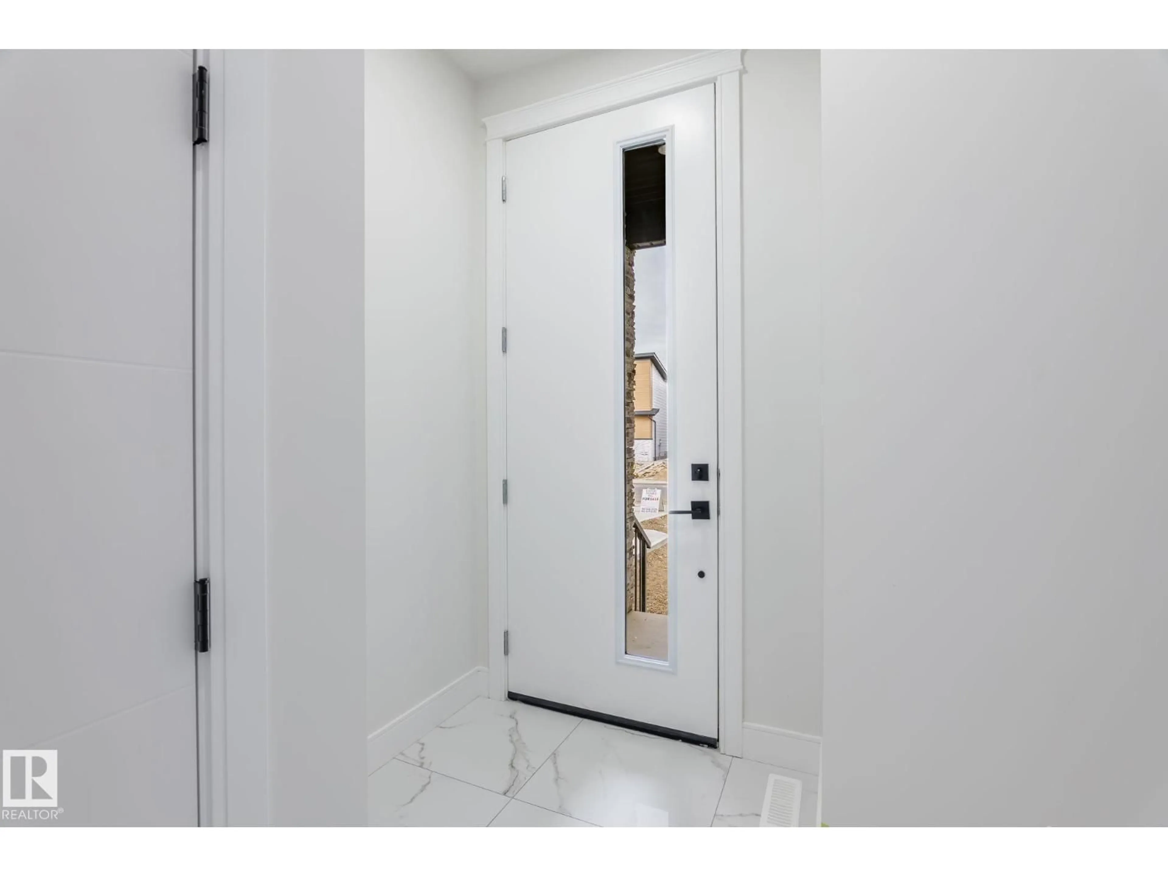 Indoor entryway for SW - 1915 49 ST, Edmonton Alberta T6X1Y4