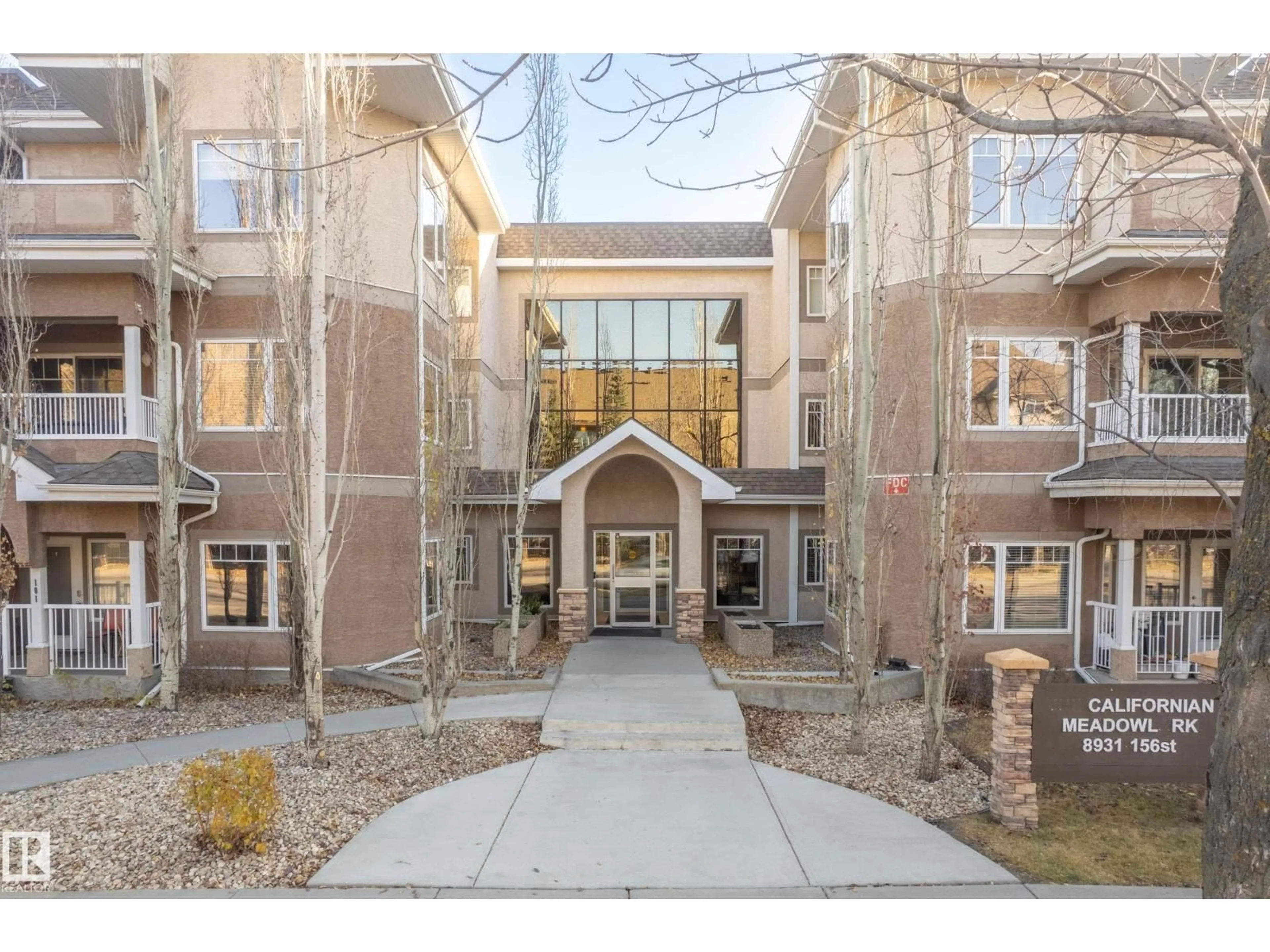 Indoor foyer for #106 - 8931 156 ST, Edmonton Alberta T5R1Y6