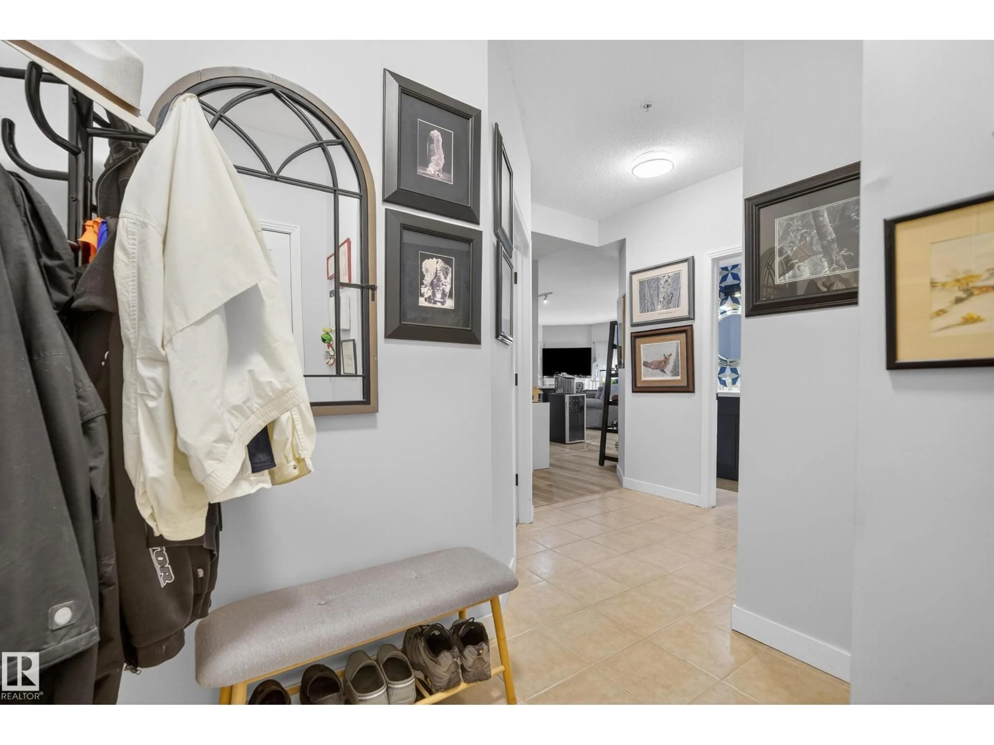 Indoor entryway for #106 - 8931 156 ST, Edmonton Alberta T5R1Y6