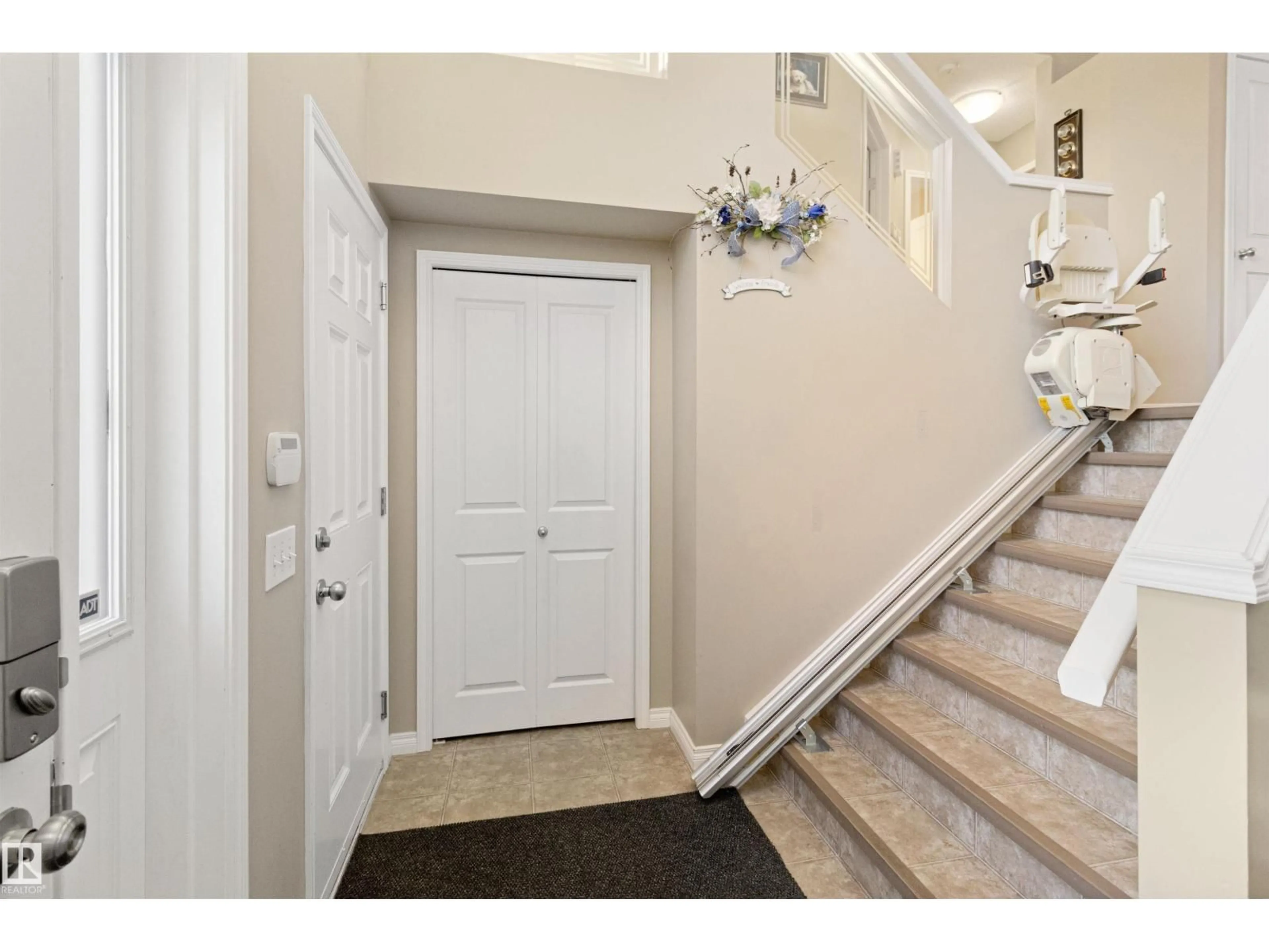 Indoor entryway for 300 FOXTAIL WY, Sherwood Park Alberta T8A3H6