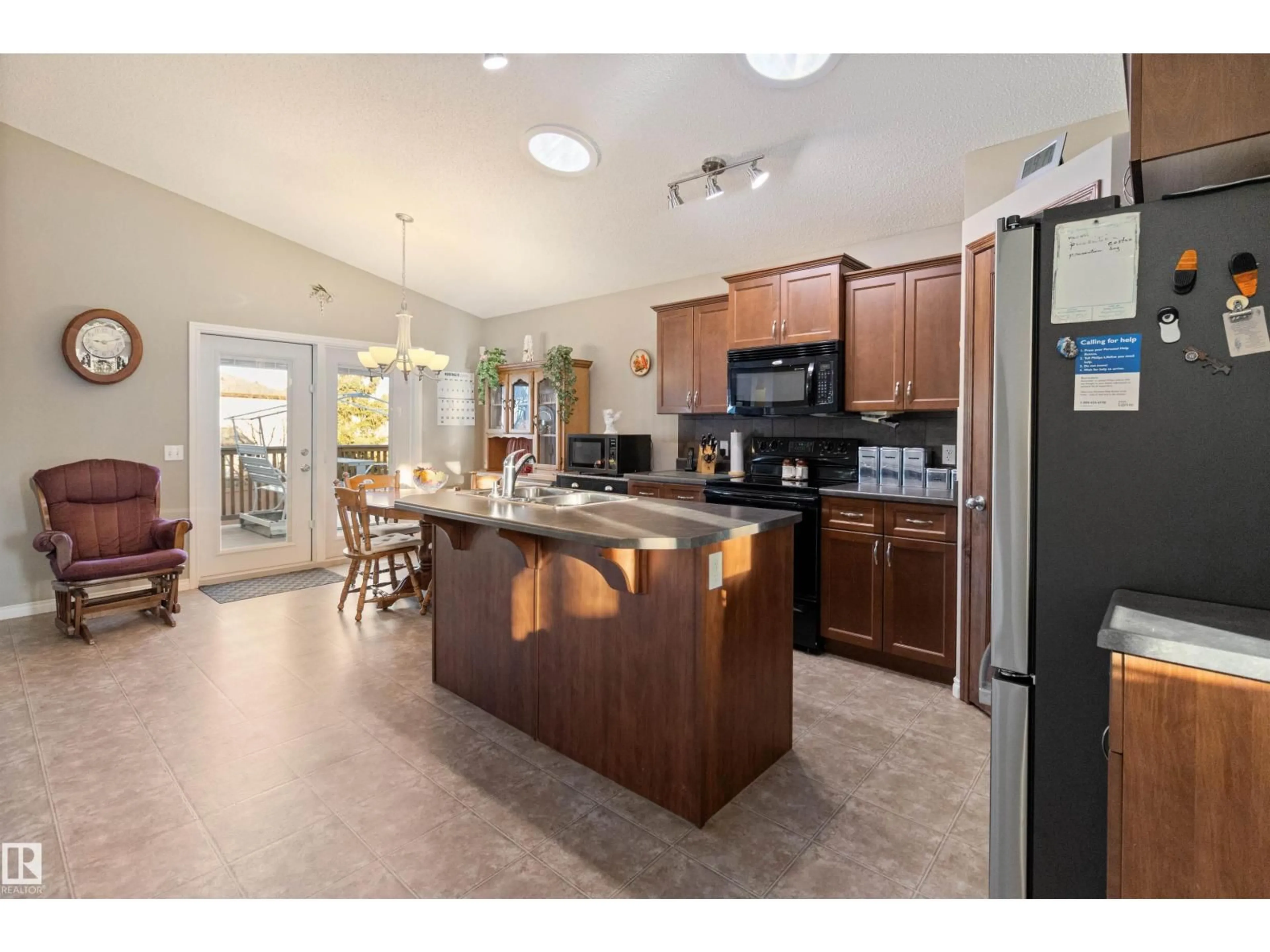 Open concept kitchen, ceramic/tile floor for 300 FOXTAIL WY, Sherwood Park Alberta T8A3H6