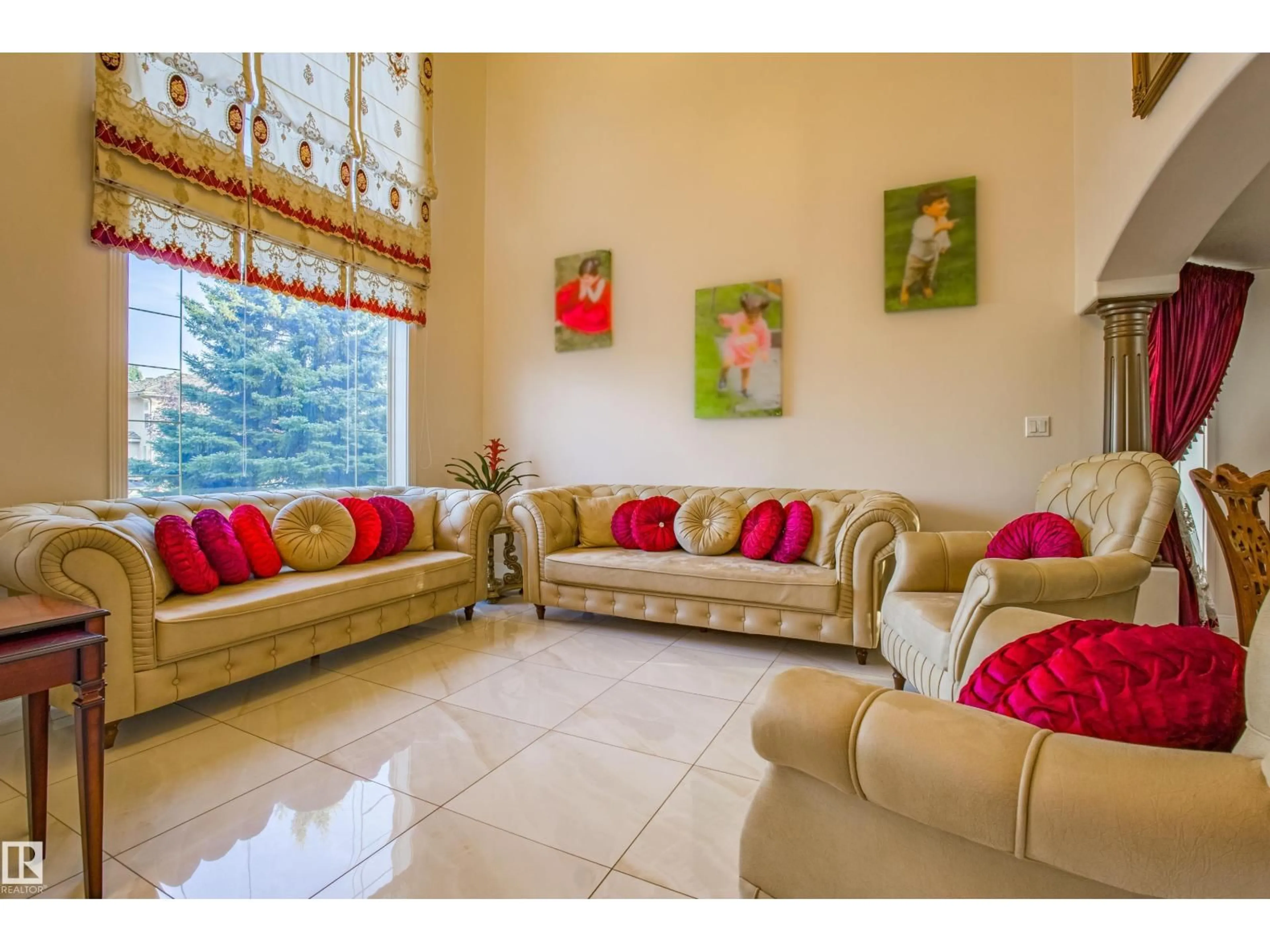 Living room with furniture, unknown for 247 LINDSAY CR, Edmonton Alberta T6R2T2