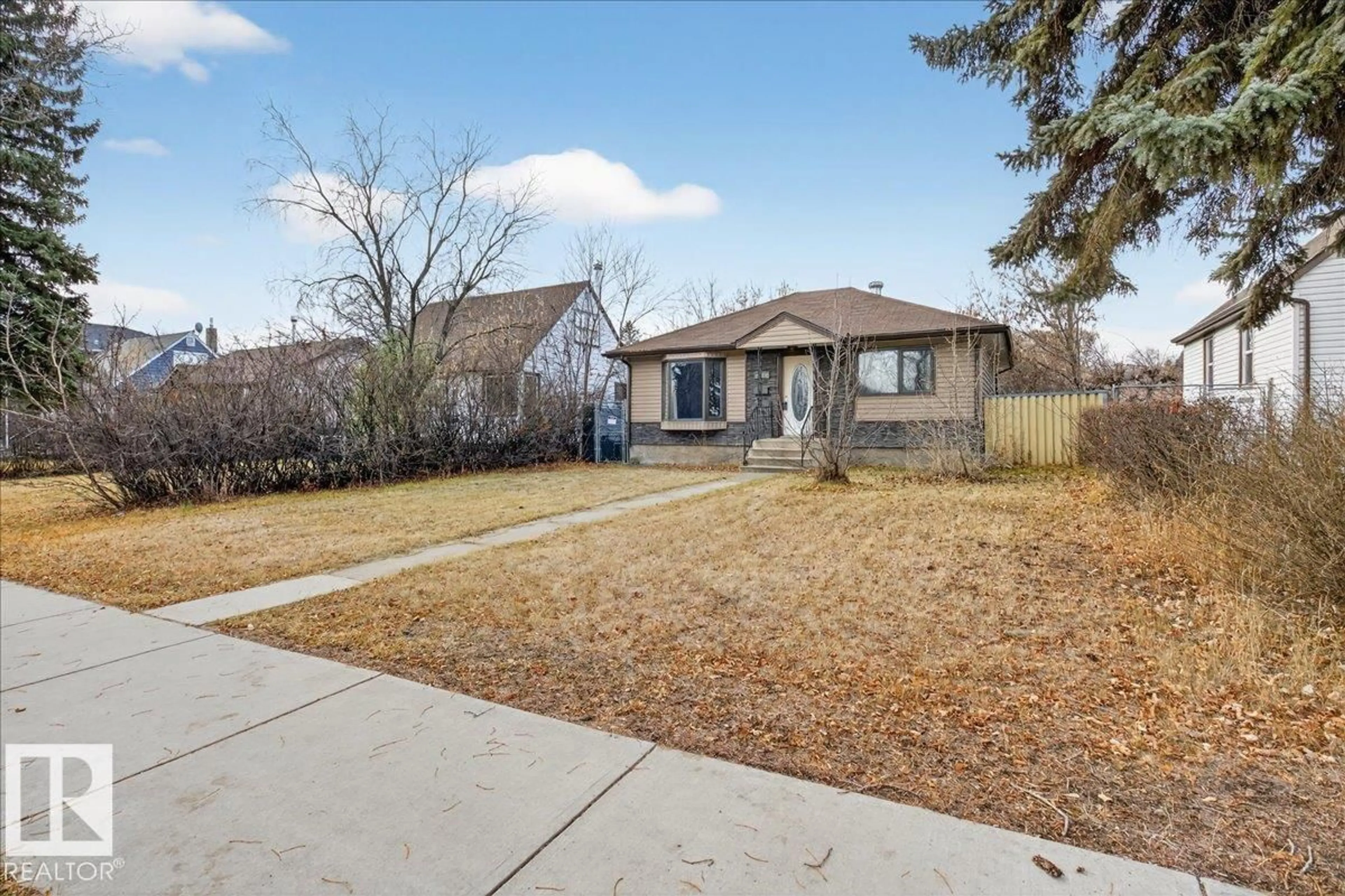 A pic from outside/outdoor area/front of a property/back of a property/a pic from drone, street for NW - 12326 102 ST, Edmonton Alberta T5G2H4