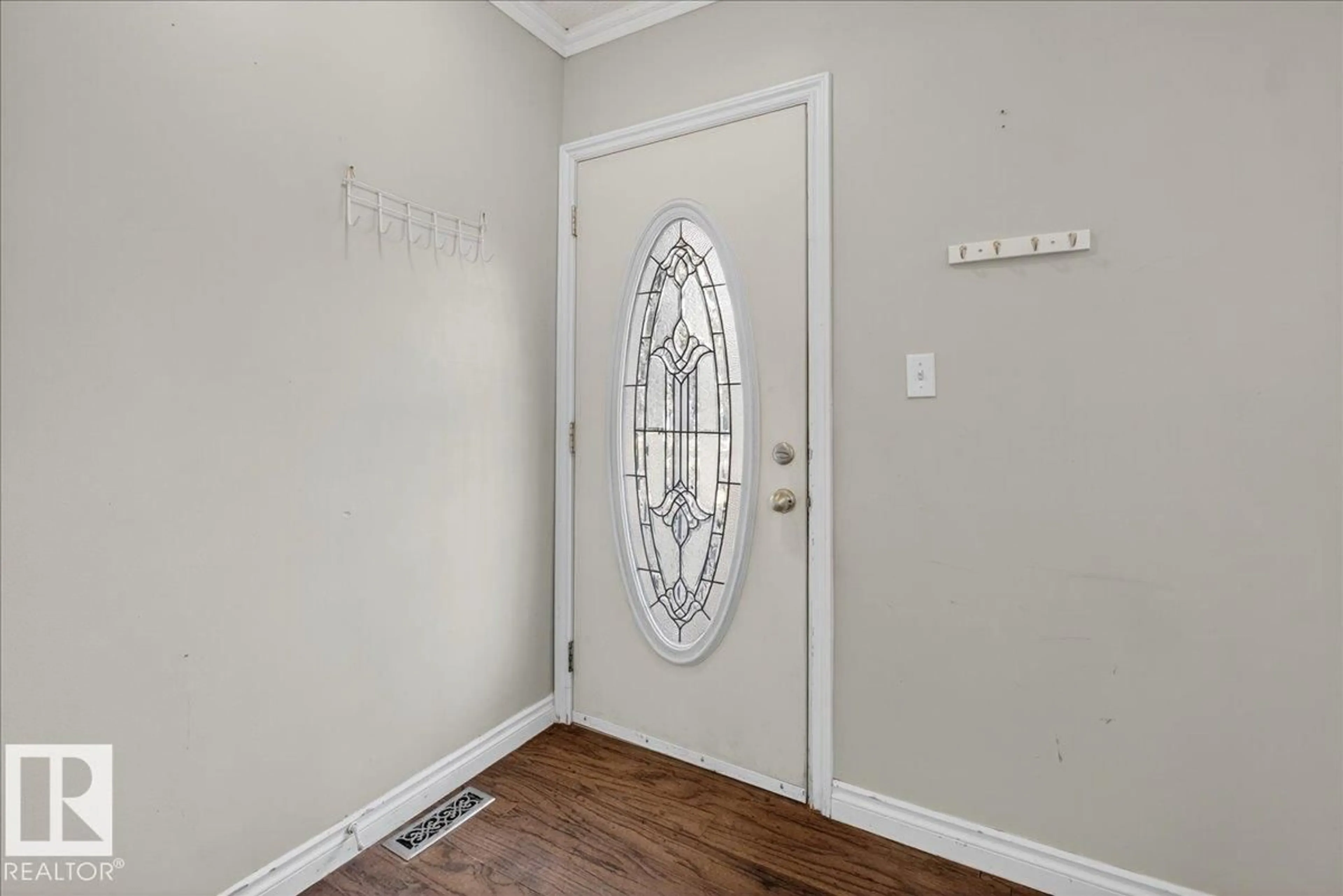 Indoor entryway for NW - 12326 102 ST, Edmonton Alberta T5G2H4
