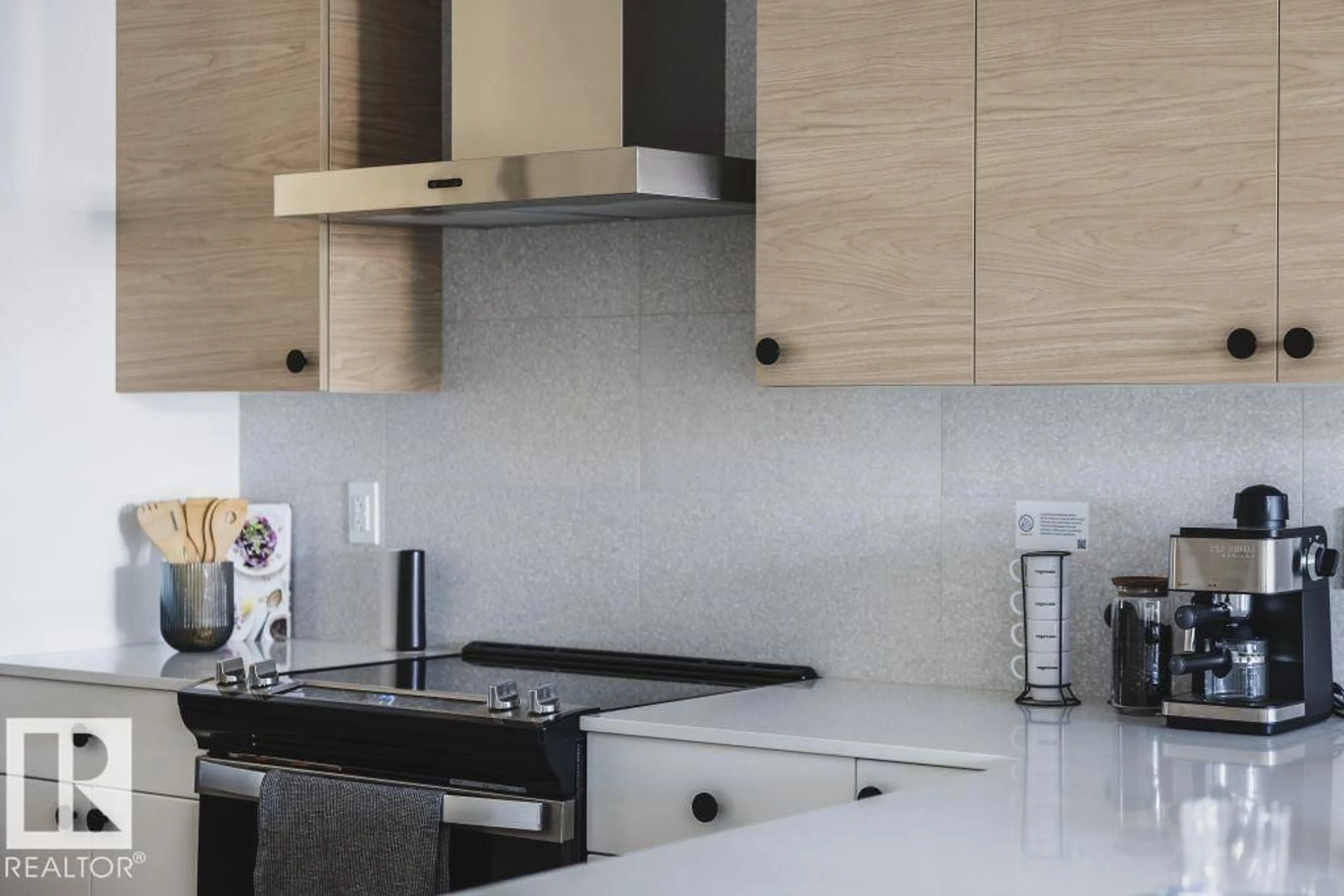 Contemporary kitchen, ceramic/tile floor for 159 GARNEAU GA, Spruce Grove Alberta T7X0Z5