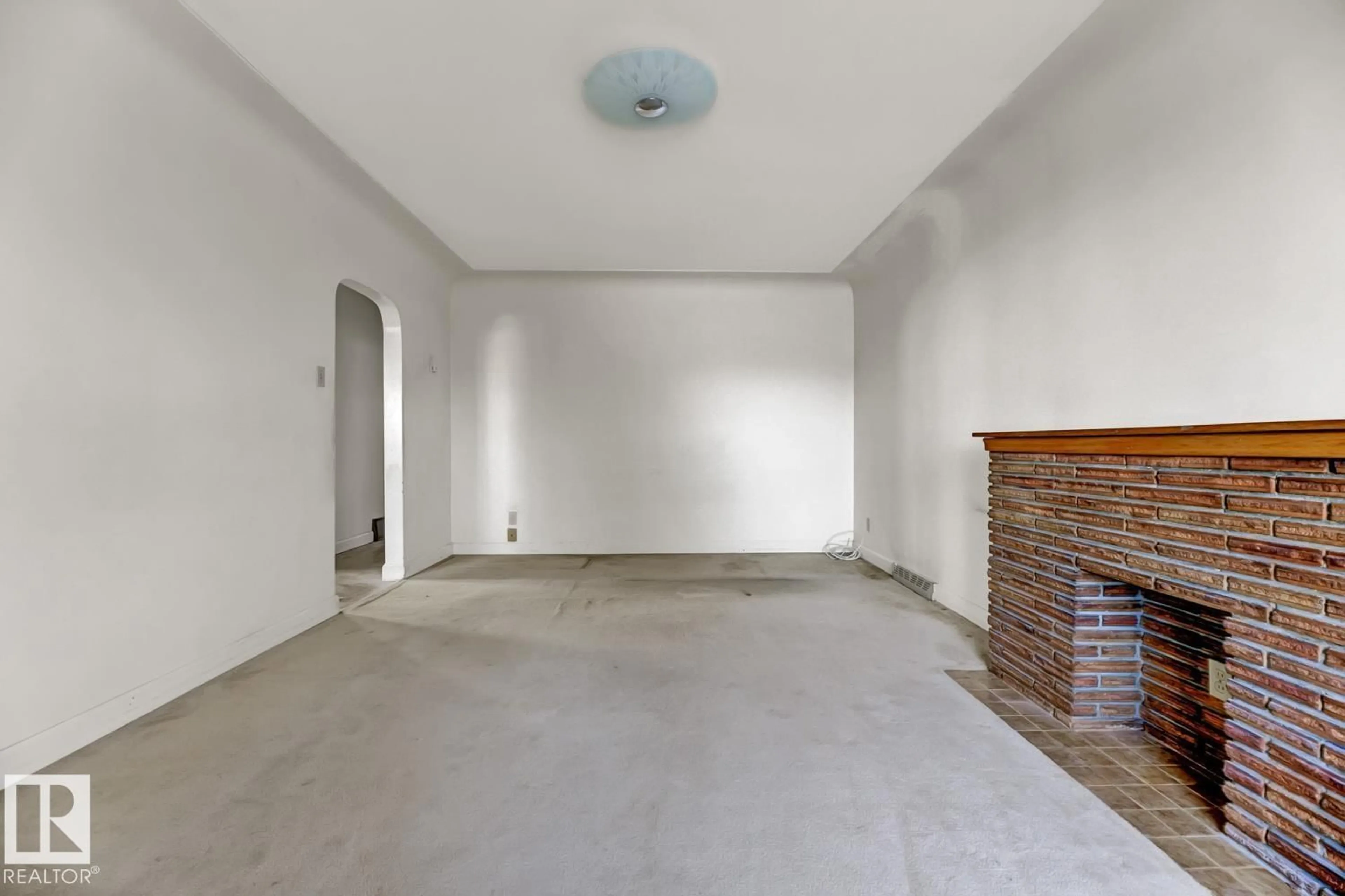 A pic of a room for 12007 69 ST, Edmonton Alberta T5B1S7