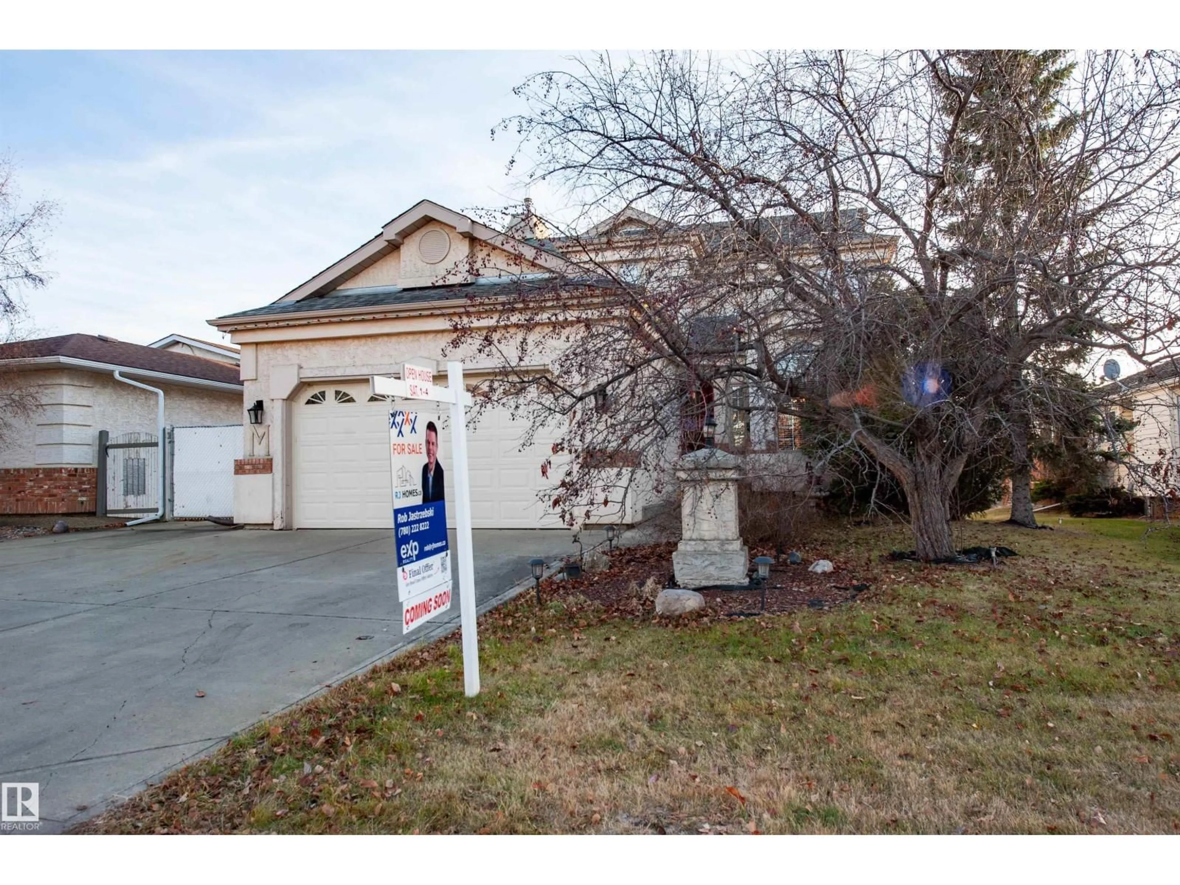 Home with vinyl exterior material, street for 3215 44 AV, Edmonton Alberta T6T1E9