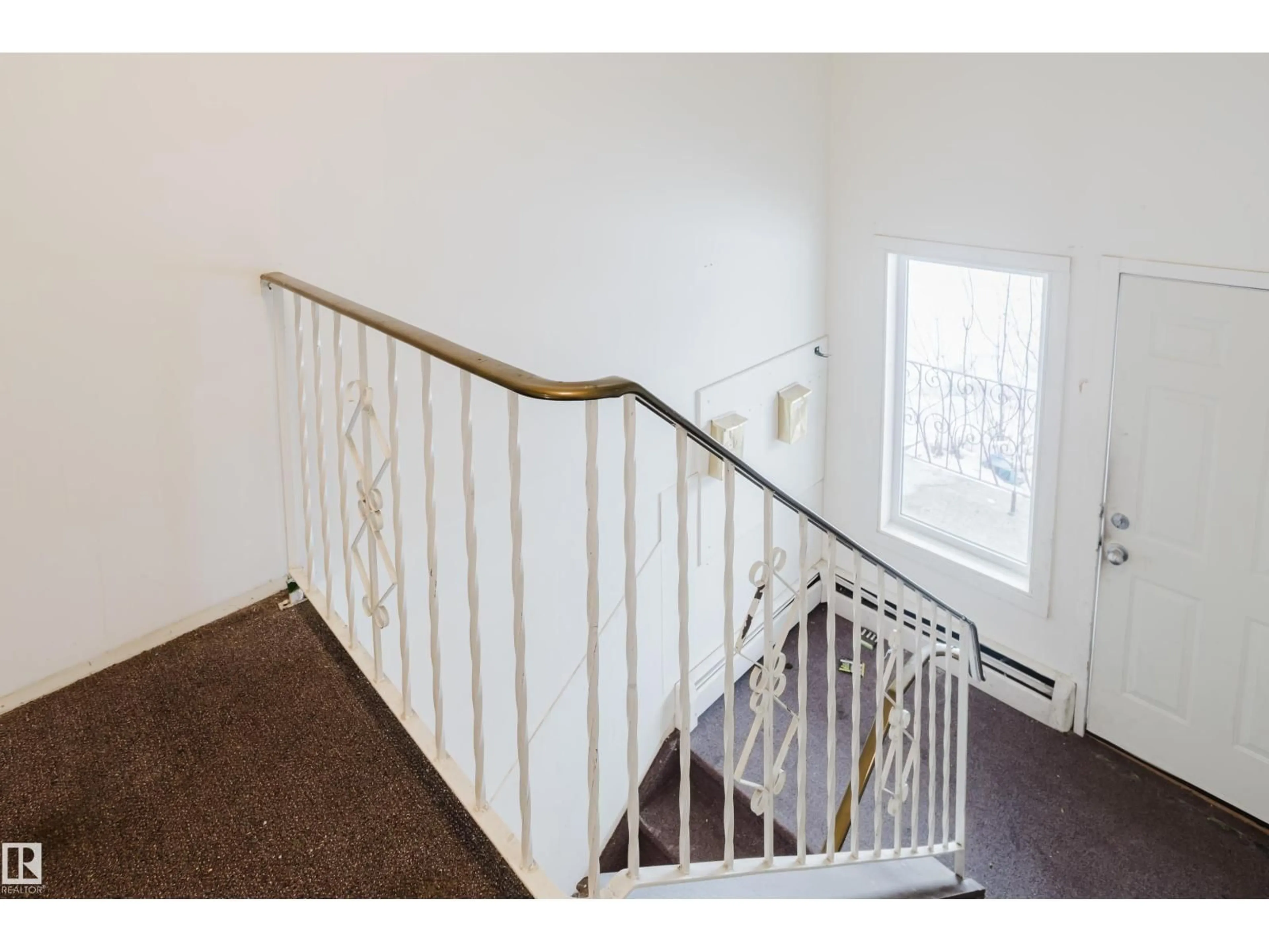 Stairs for 3917/3919 54 ST, Wetaskiwin Alberta T9A1S6