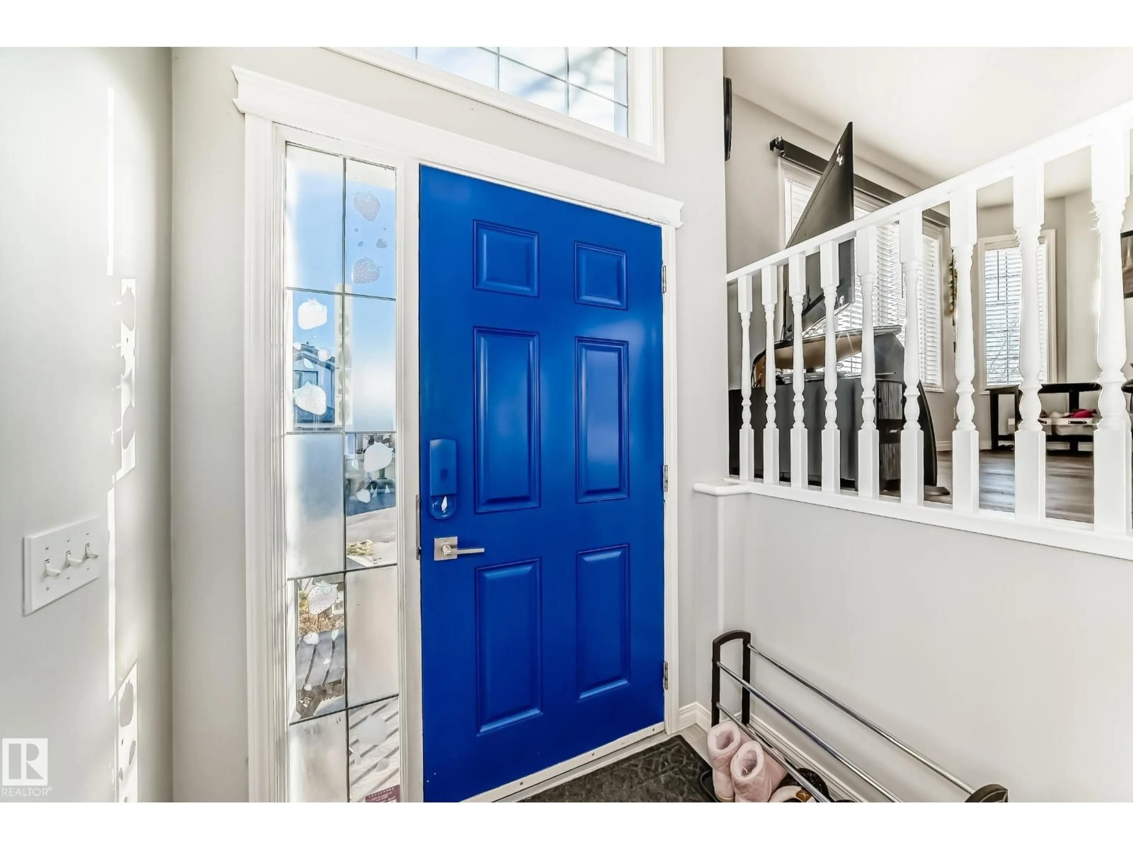 Indoor entryway for 15628 44 ST, Edmonton Alberta T5Y3H2