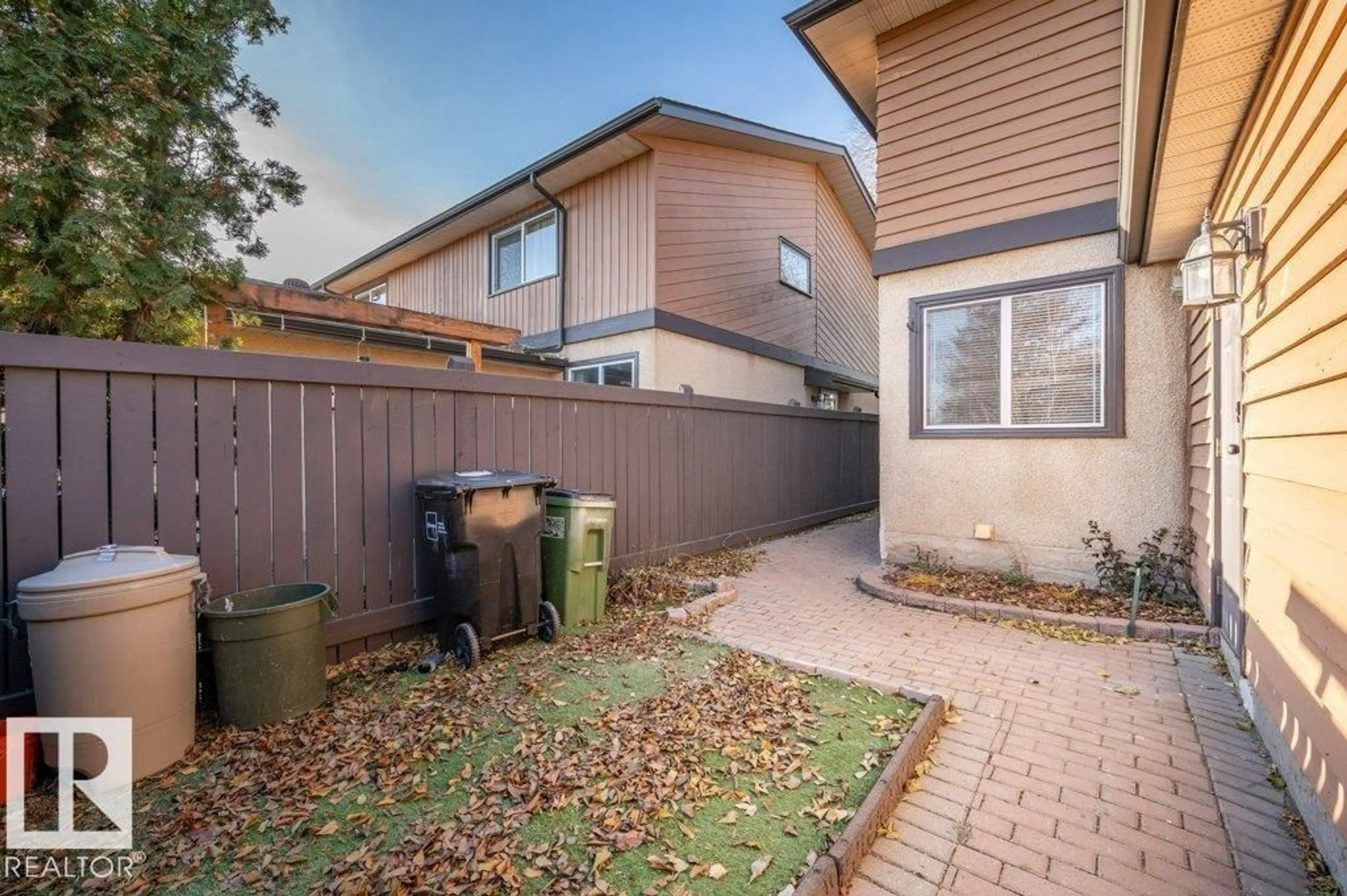 Patio, street for 13618 27 ST NW, Edmonton Alberta T5A3W5