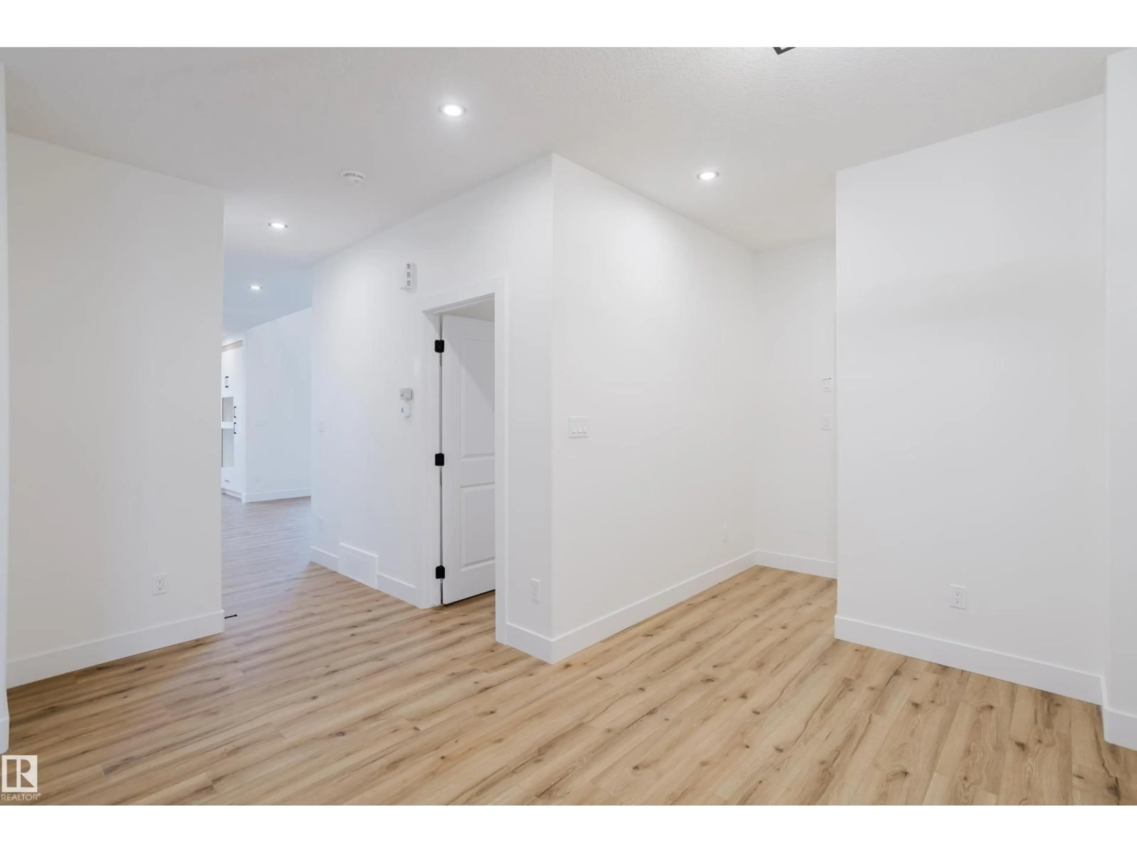 Unknown for 713 ELDERBERRY CL, Edmonton Alberta T6M3J6