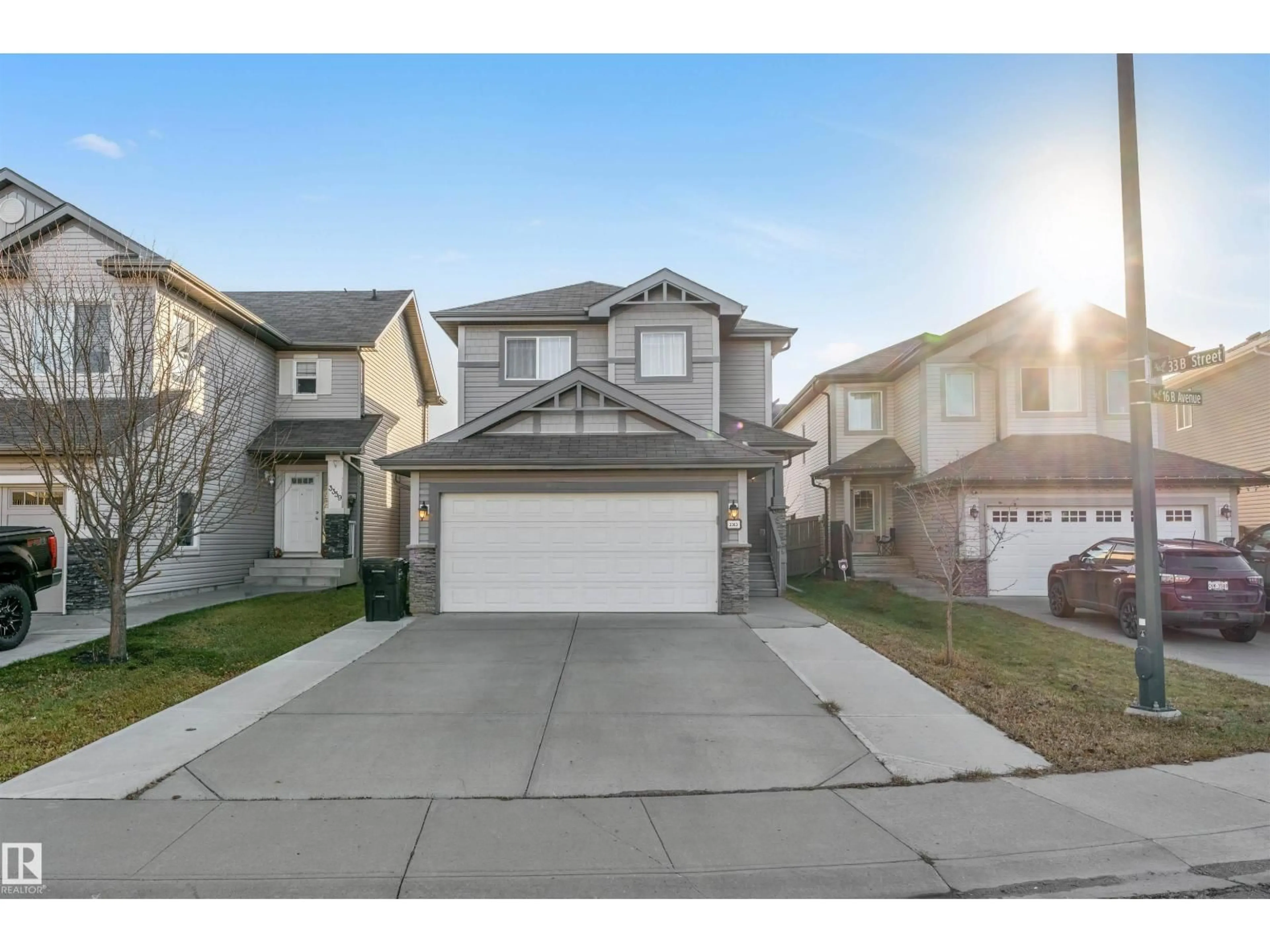 A pic from outside/outdoor area/front of a property/back of a property/a pic from drone, street for NW - 3363 16B AV, Edmonton Alberta T6T0P1