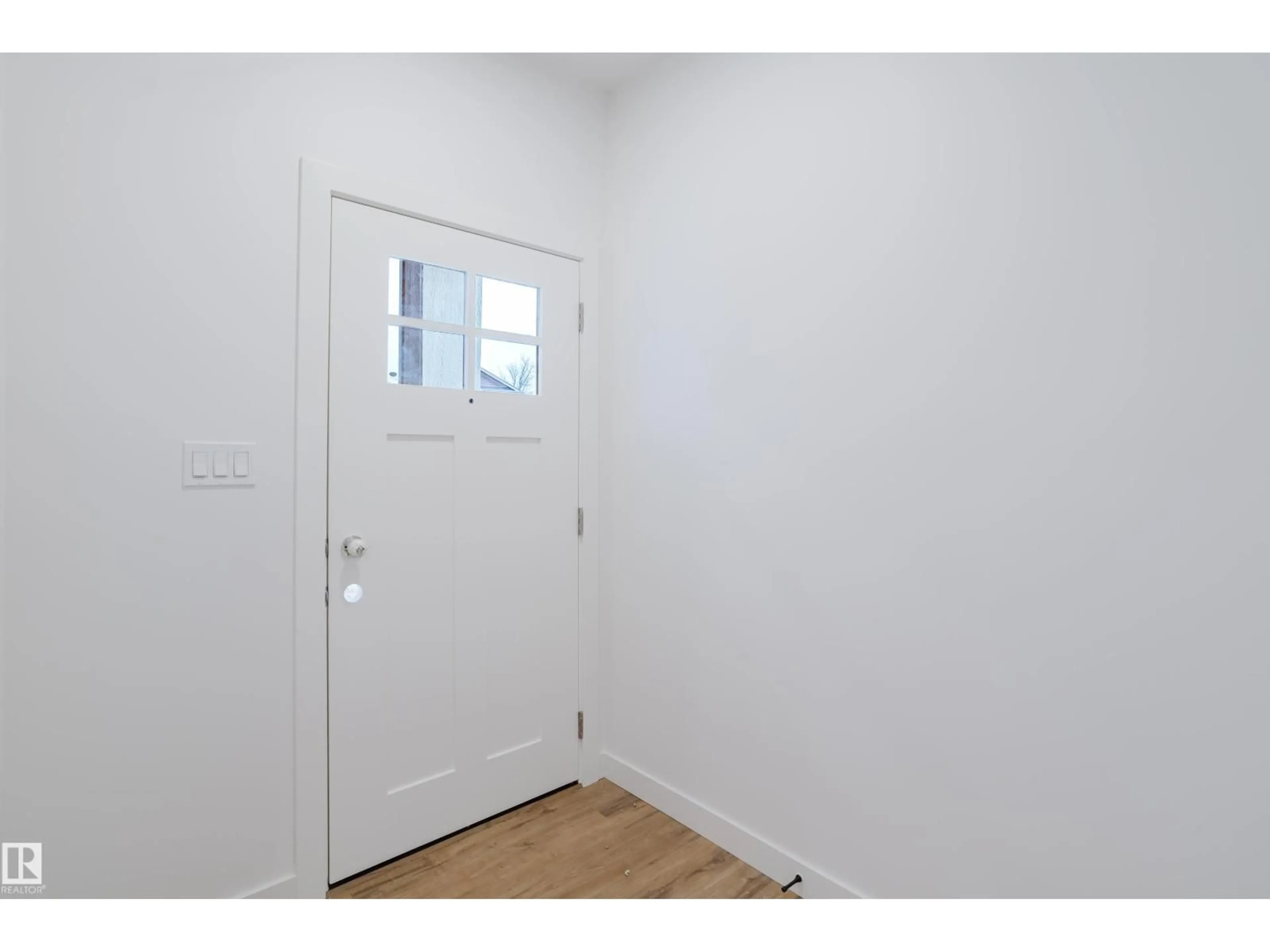 Indoor entryway for 708 ELDERBERRY CL, Edmonton Alberta T6M3J6