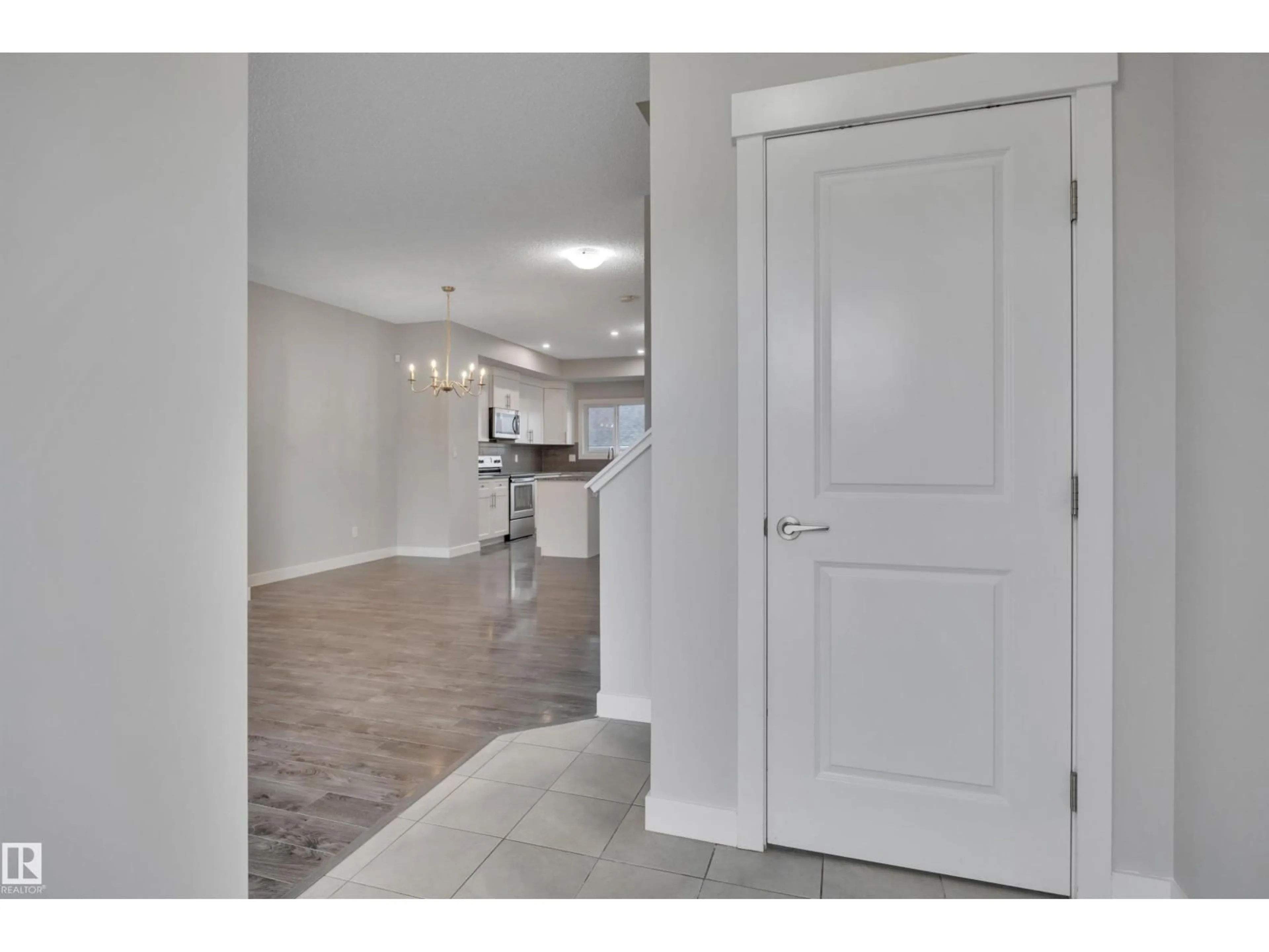 Indoor entryway for 169 ROBINSON DR, Leduc Alberta T9E1G5