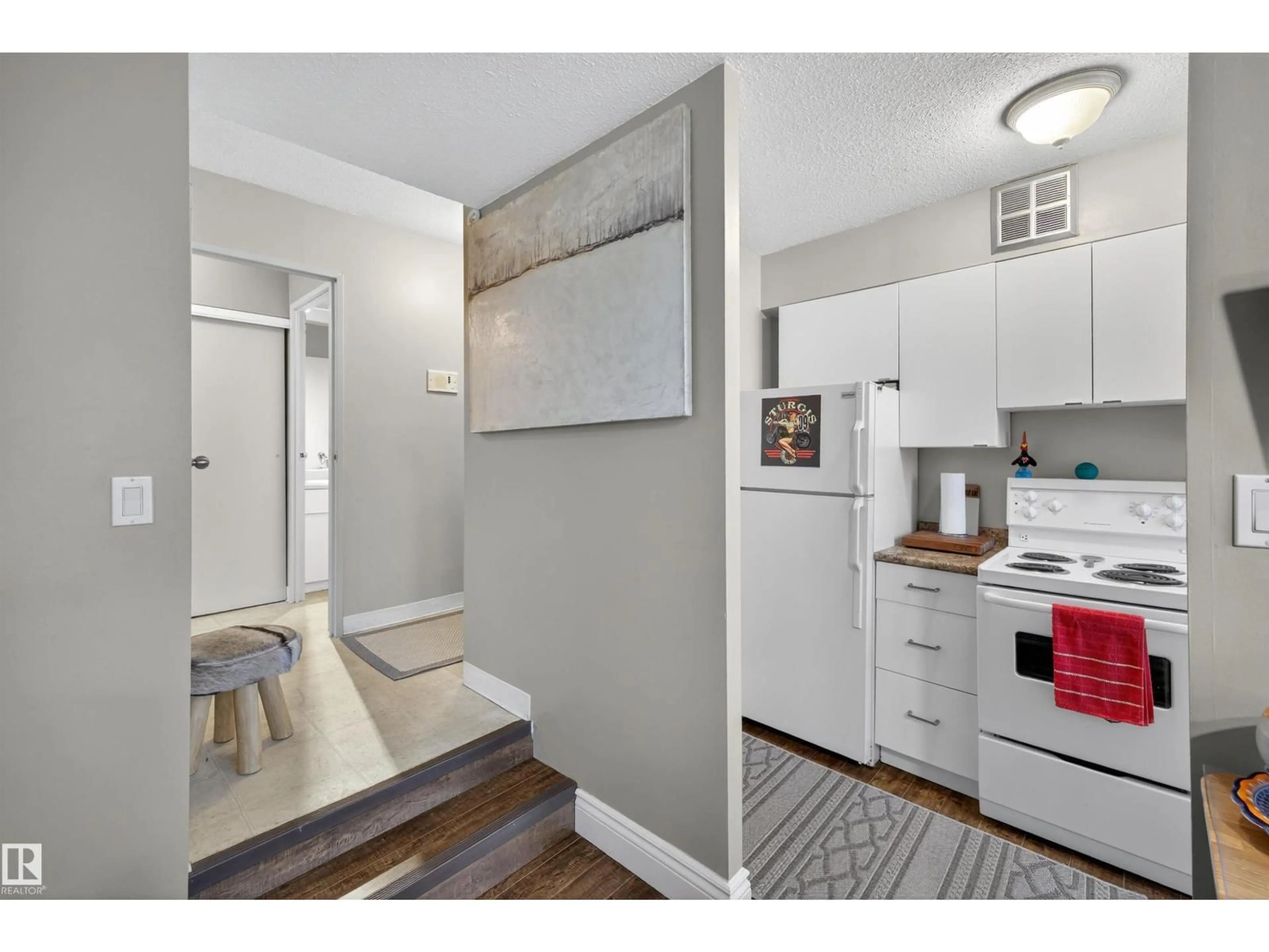 Unknown for #216 - 10160 114 ST, Edmonton Alberta T5K2L2