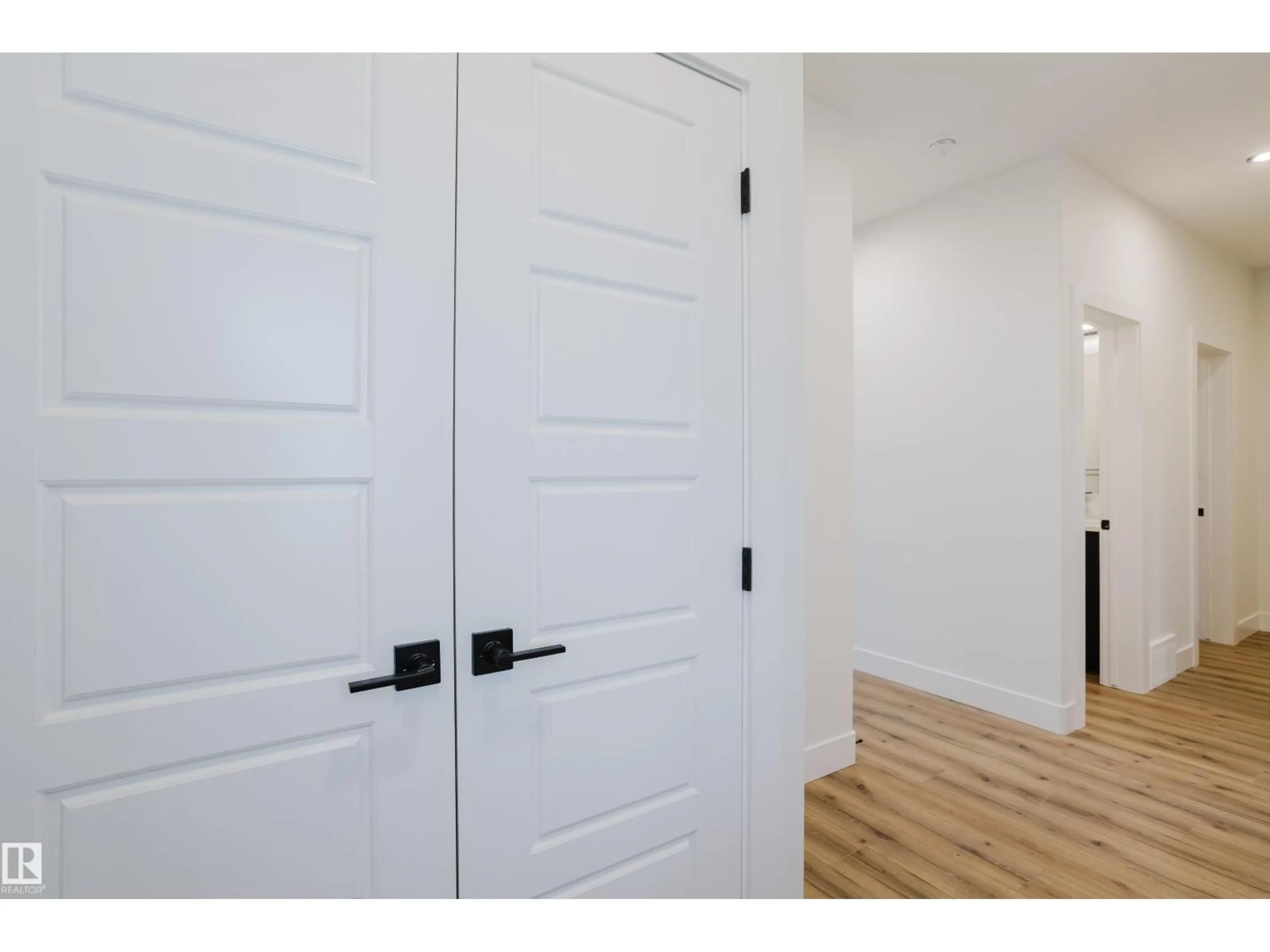 Indoor entryway for 288 MUNN WY, Leduc Alberta T9E1V1