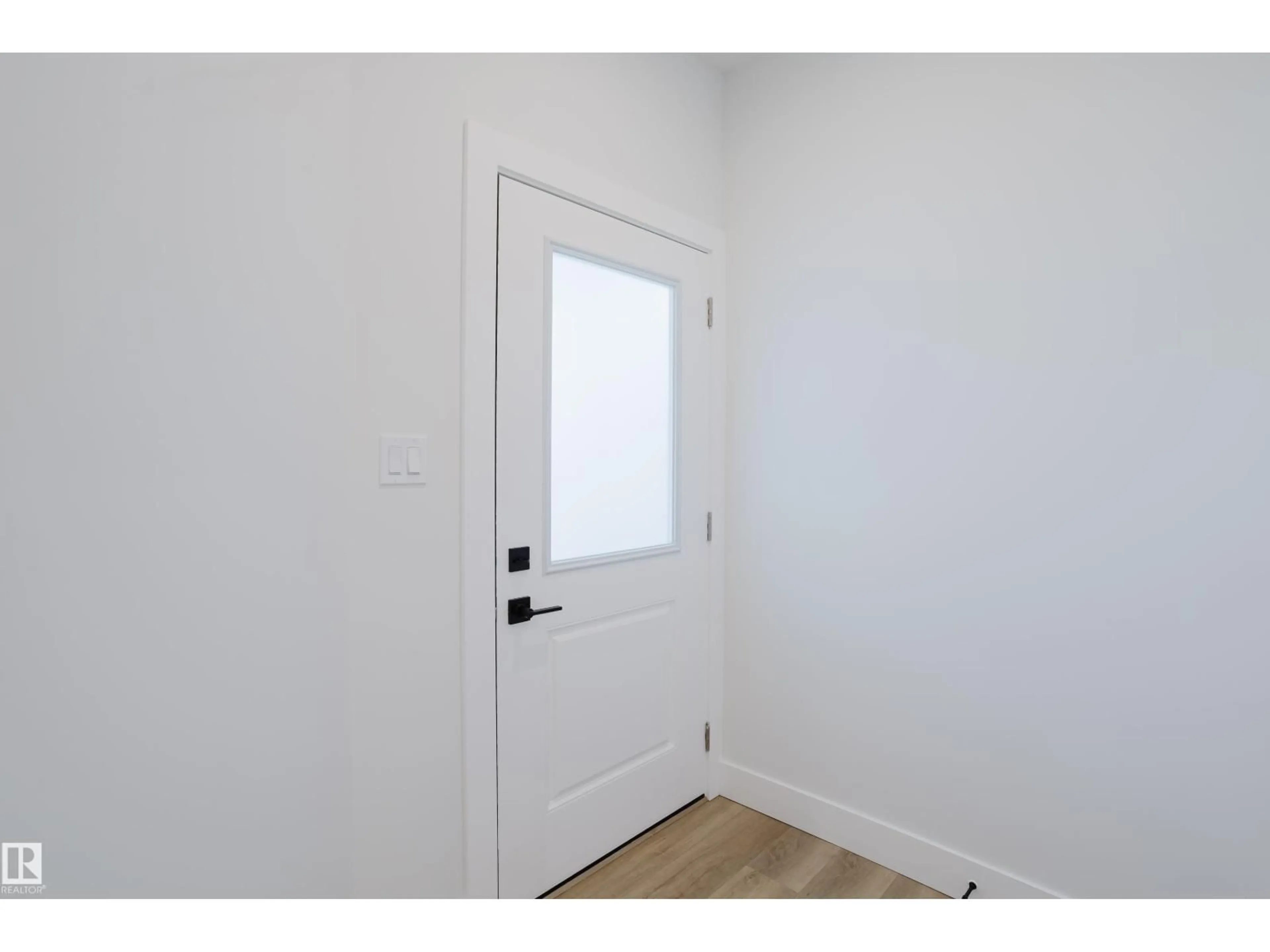 Indoor entryway for 296 MUNN WY, Leduc Alberta T9E1V1