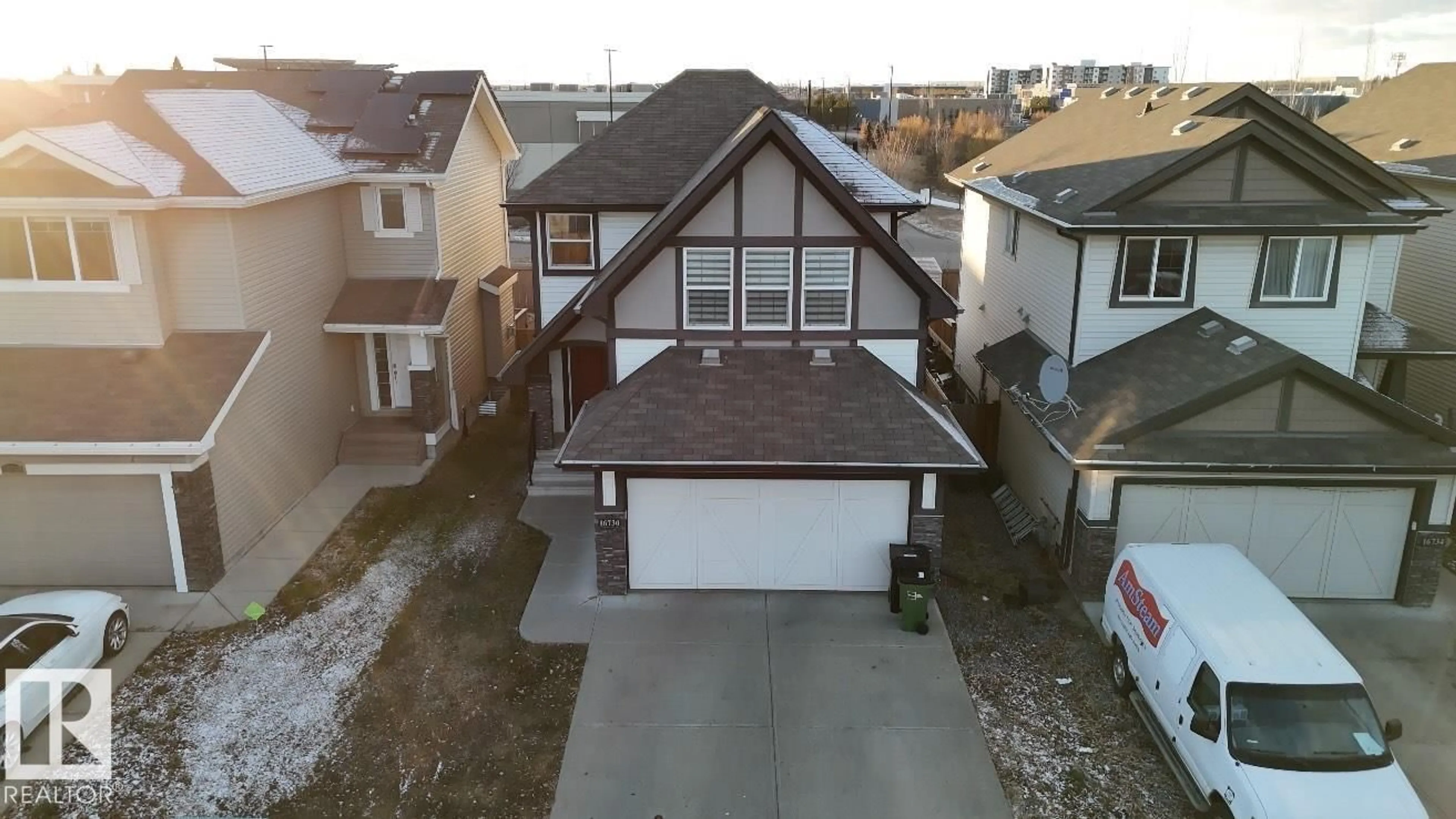 A pic from outside/outdoor area/front of a property/back of a property/a pic from drone, street for 16730 122A ST NW, Edmonton Alberta T5X0G3