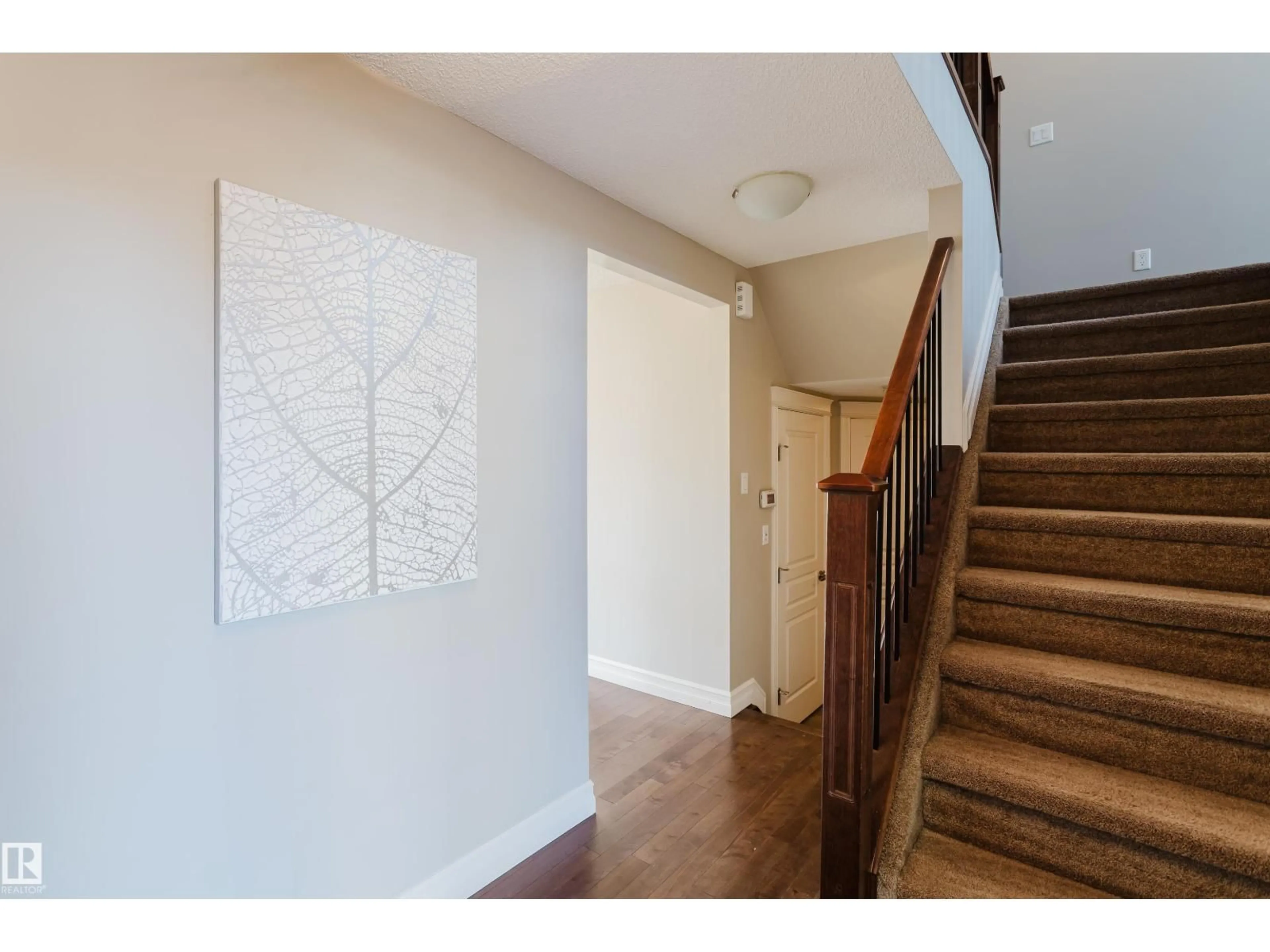 Indoor entryway for 16730 122A ST NW, Edmonton Alberta T5X0G3