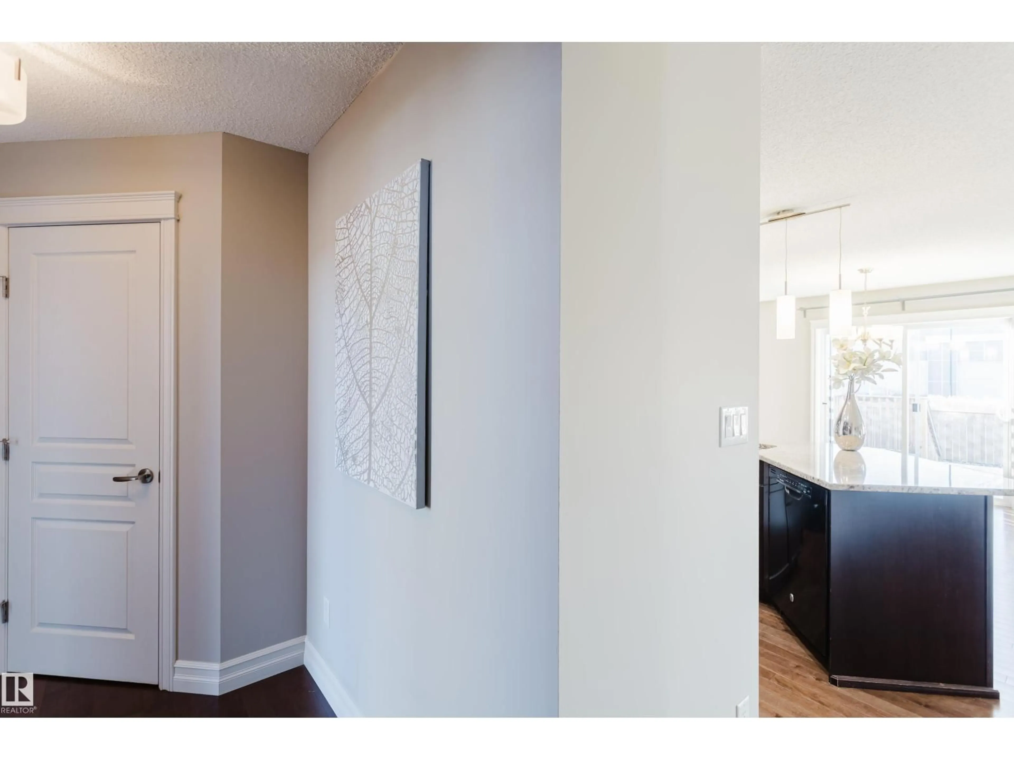 Indoor entryway for 16730 122A ST NW, Edmonton Alberta T5X0G3