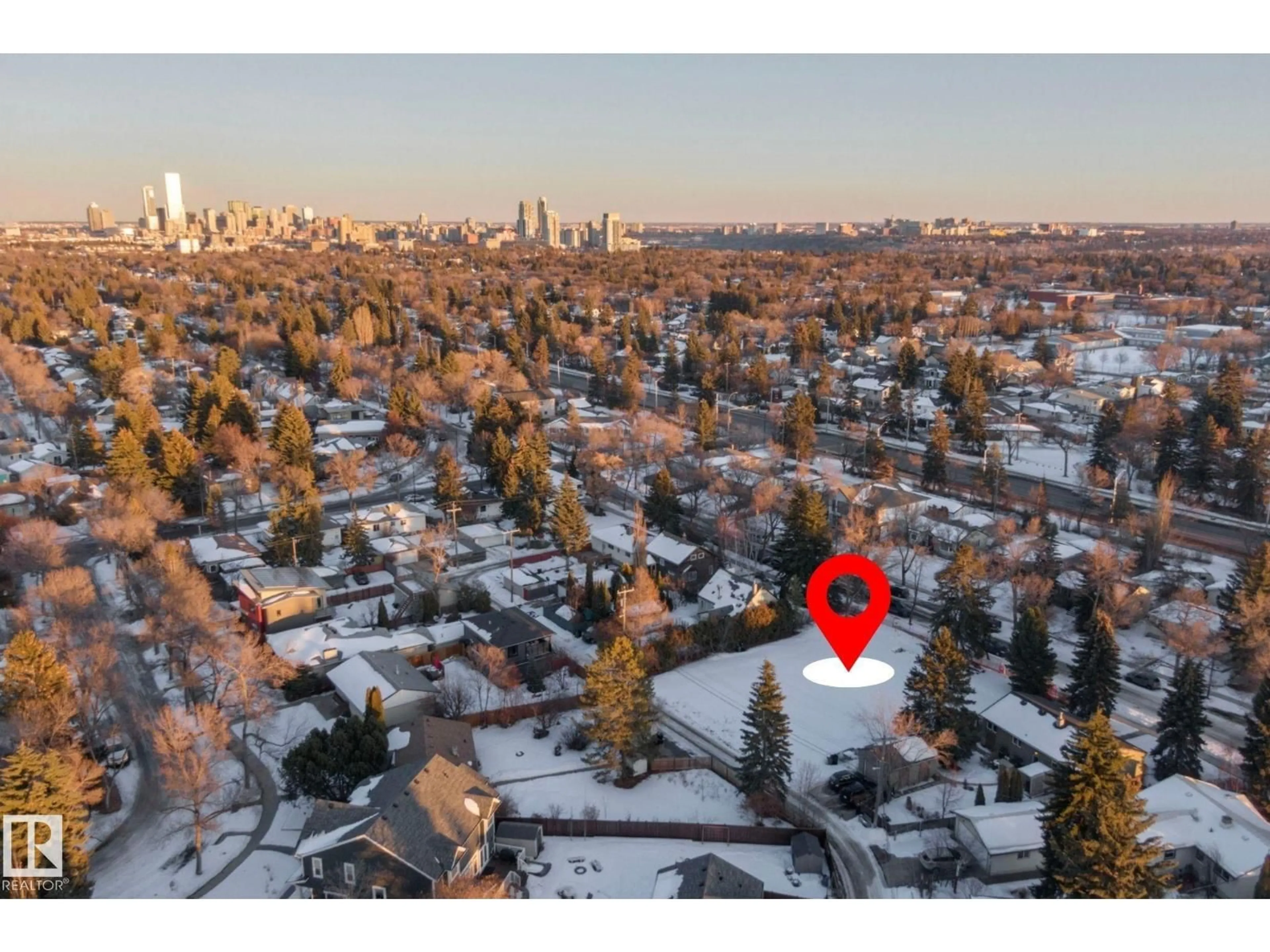 A pic from outside/outdoor area/front of a property/back of a property/a pic from drone, city buildings view from balcony for NW - 13918 107A AV, Edmonton Alberta T5L2H7