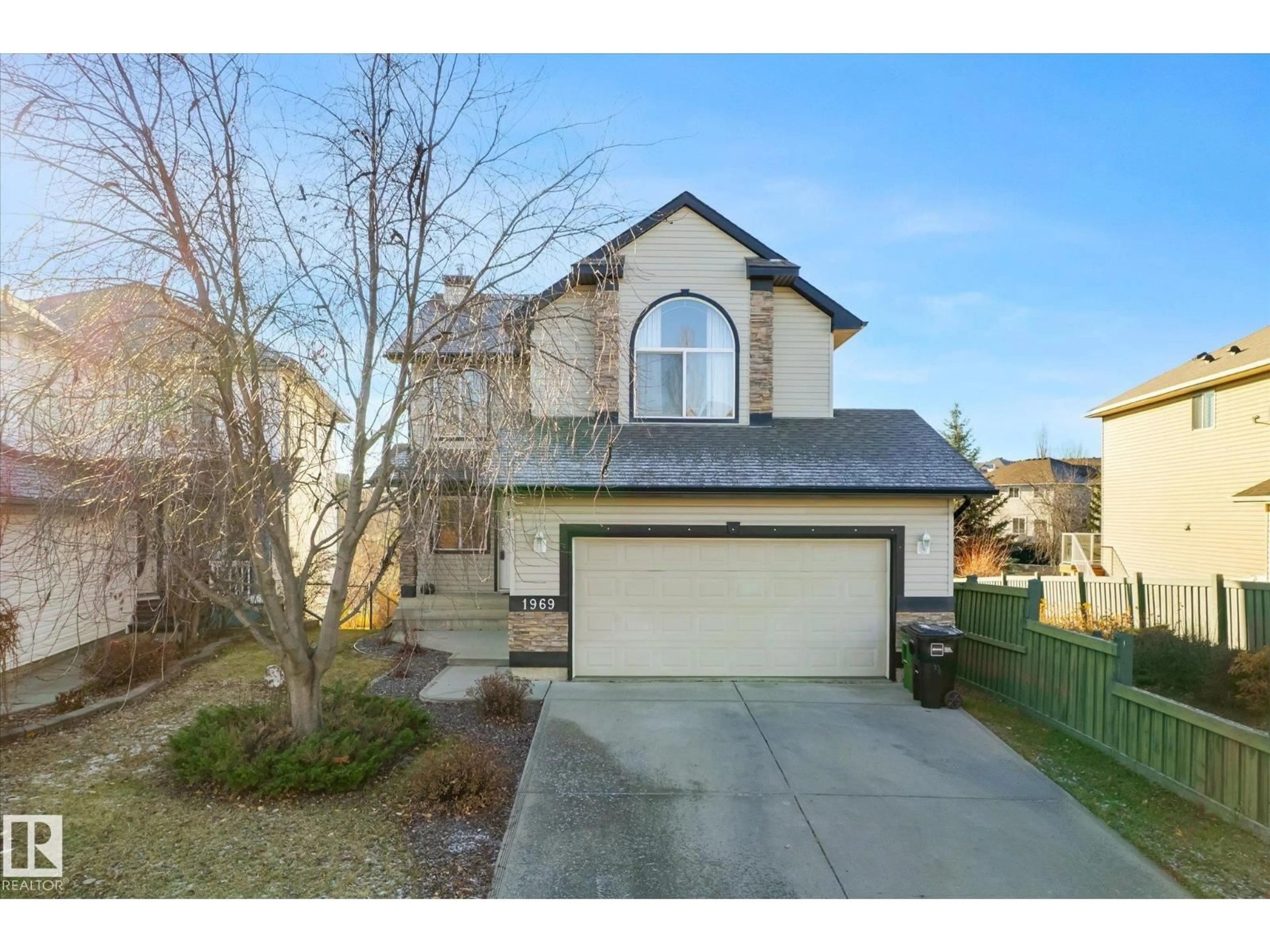 Home with vinyl exterior material, street for 1969 GARNETT WY, Edmonton Alberta T5T6T5