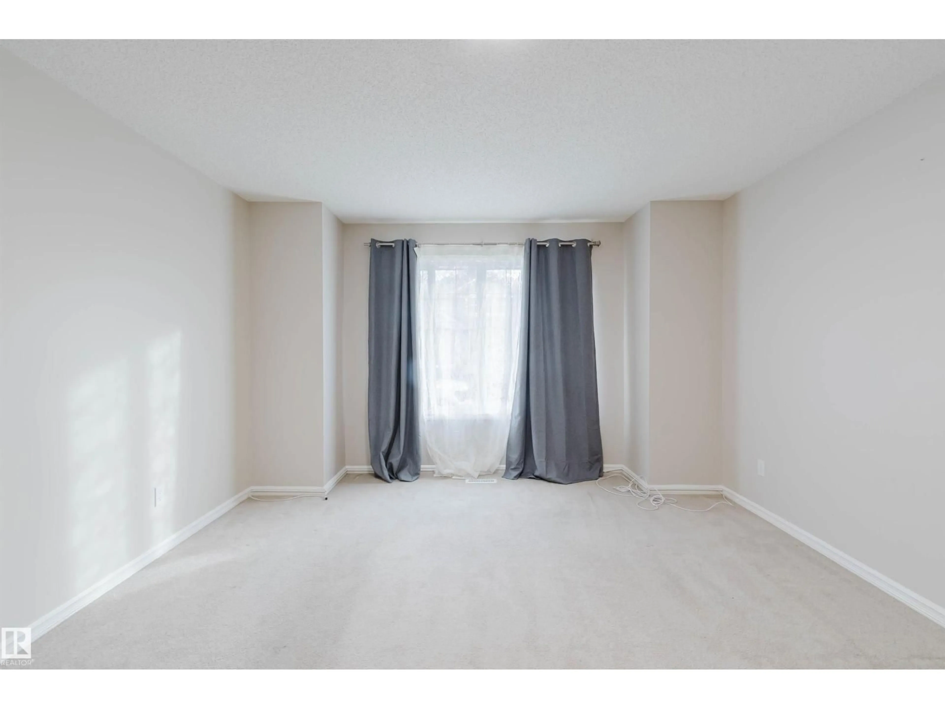 A pic of a room for 1124 37A AV, Edmonton Alberta T6T0E7