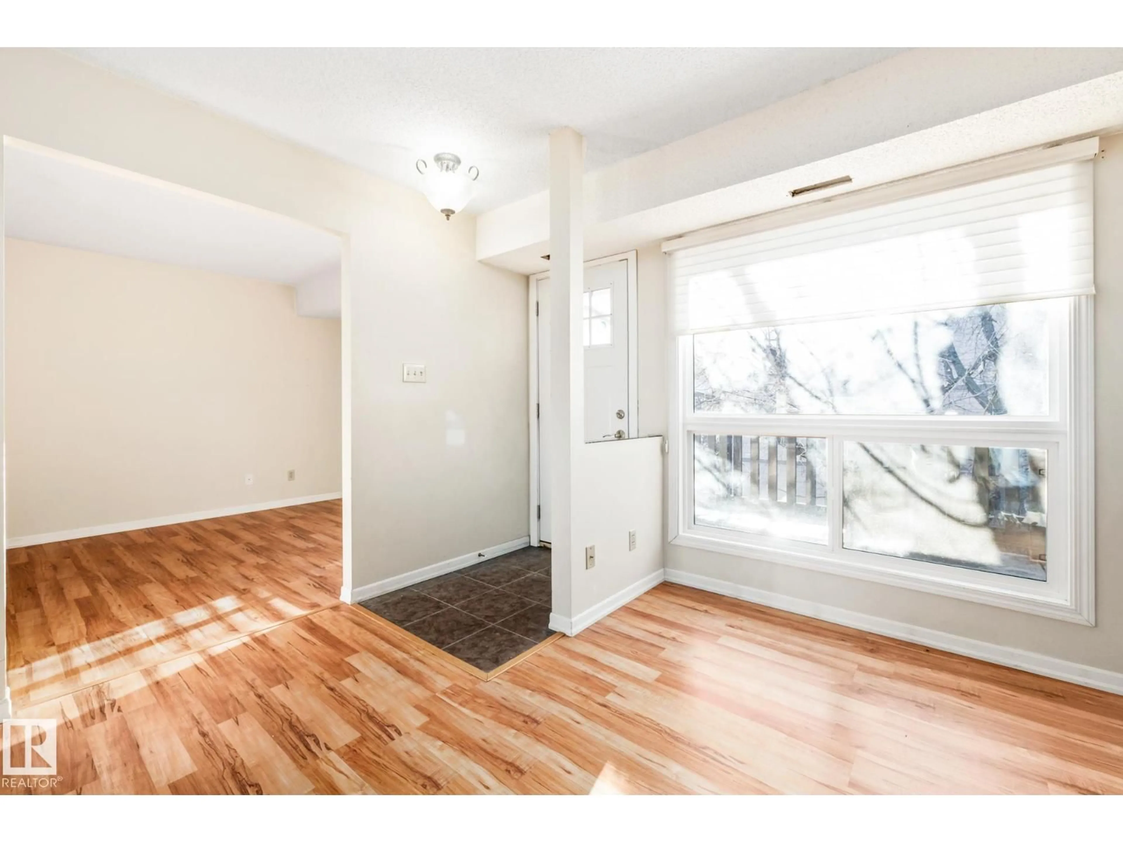 Indoor entryway for #136 - 136 WOODLANDS RD, St. Albert Alberta T8N5H4