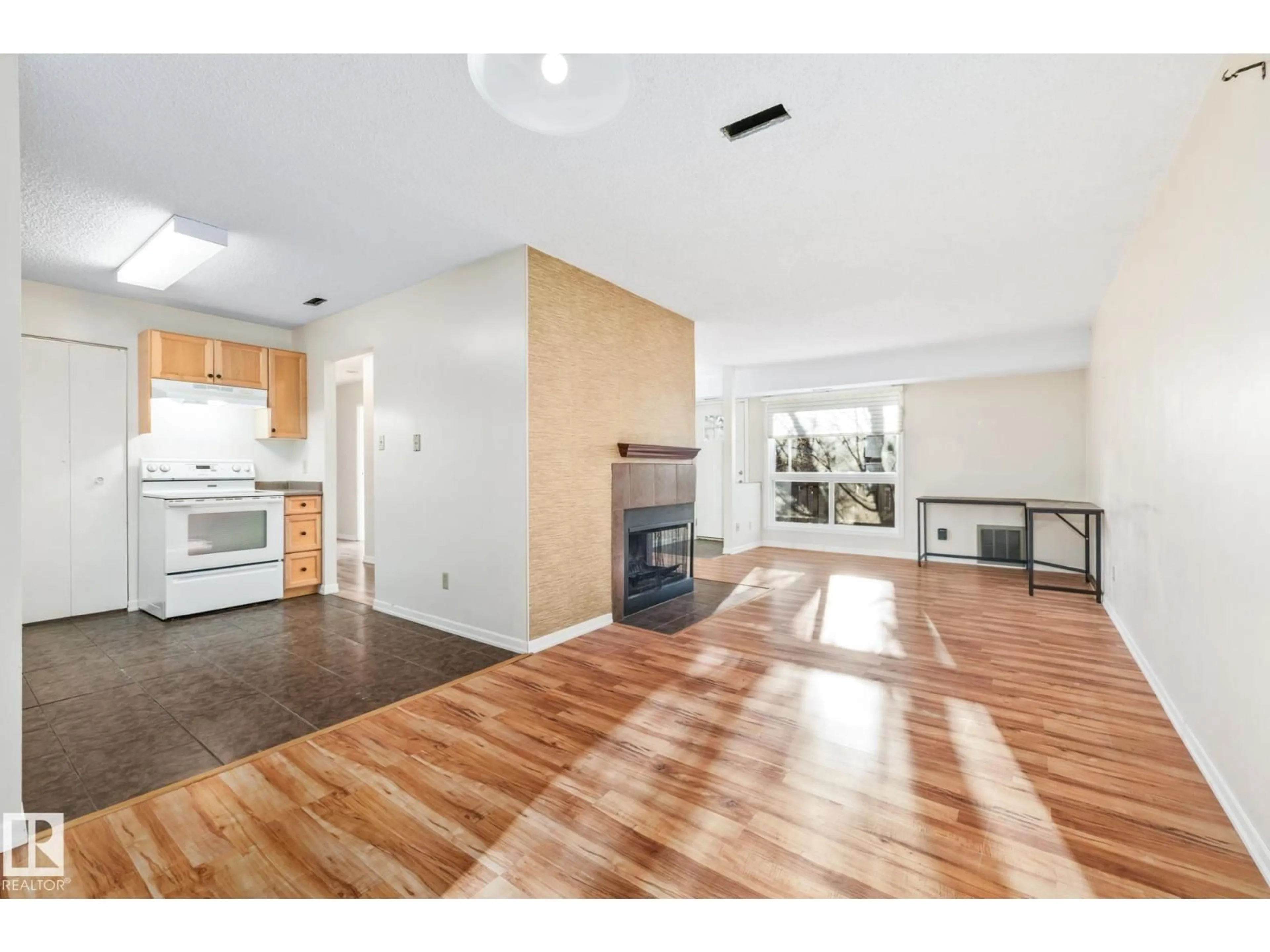 Unknown for #136 - 136 WOODLANDS RD, St. Albert Alberta T8N5H4