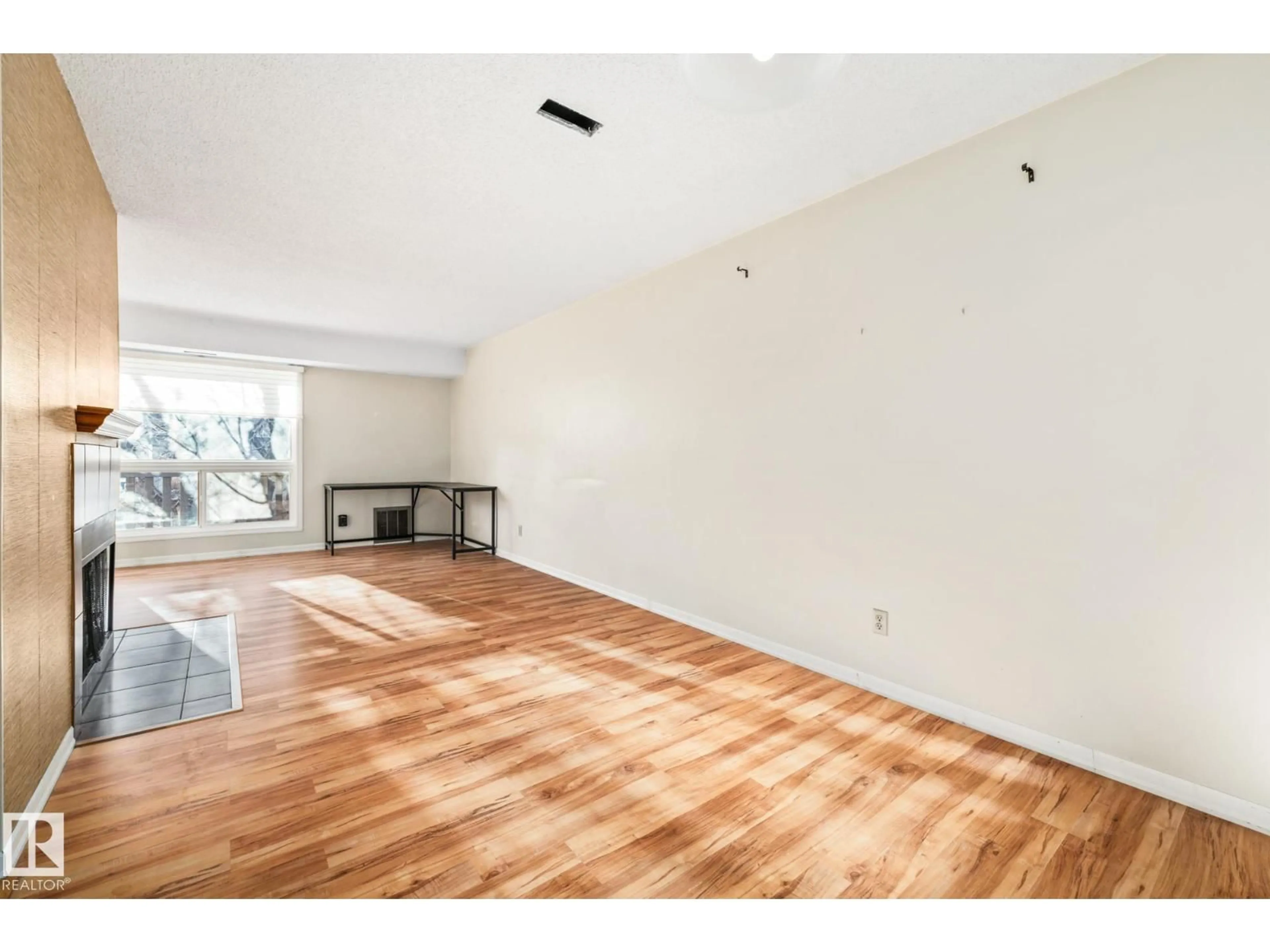 A pic of a room for #136 - 136 WOODLANDS RD, St. Albert Alberta T8N5H4