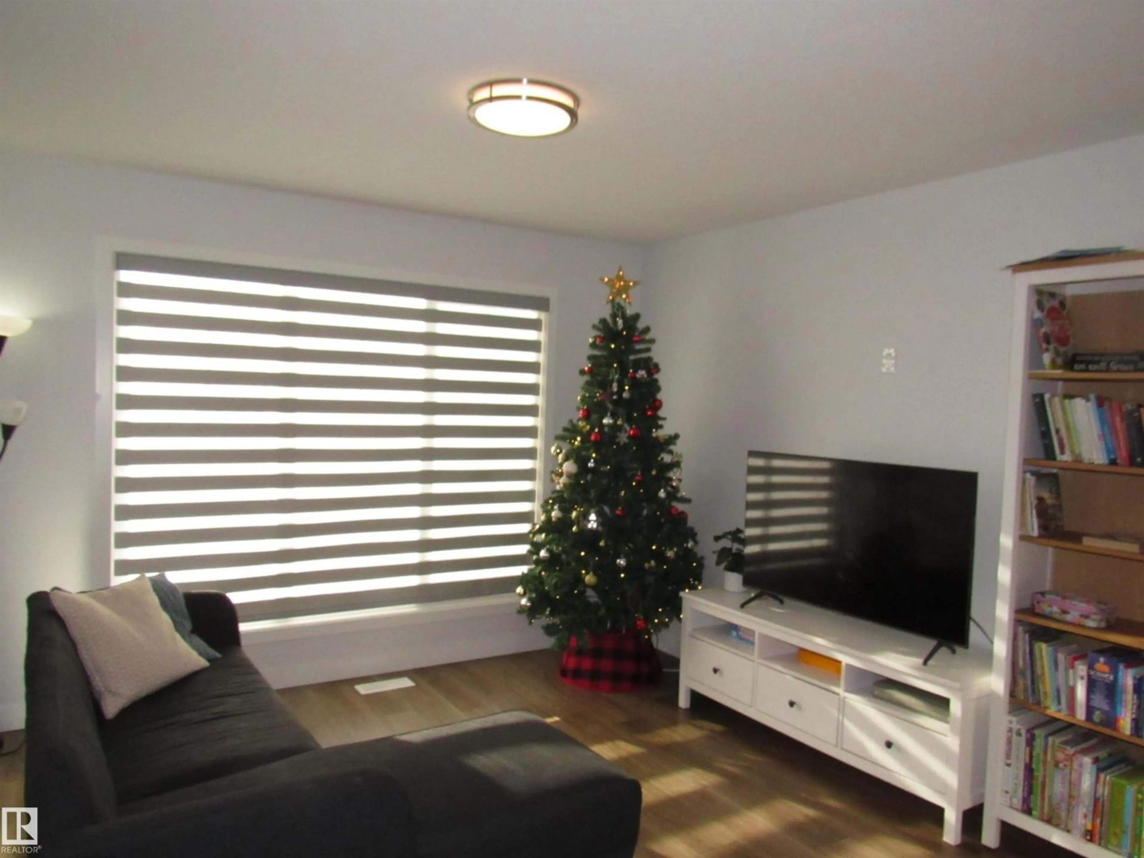 A pic of a room for 201 SUNLAND WY, Sherwood Park Alberta T8H2Y6