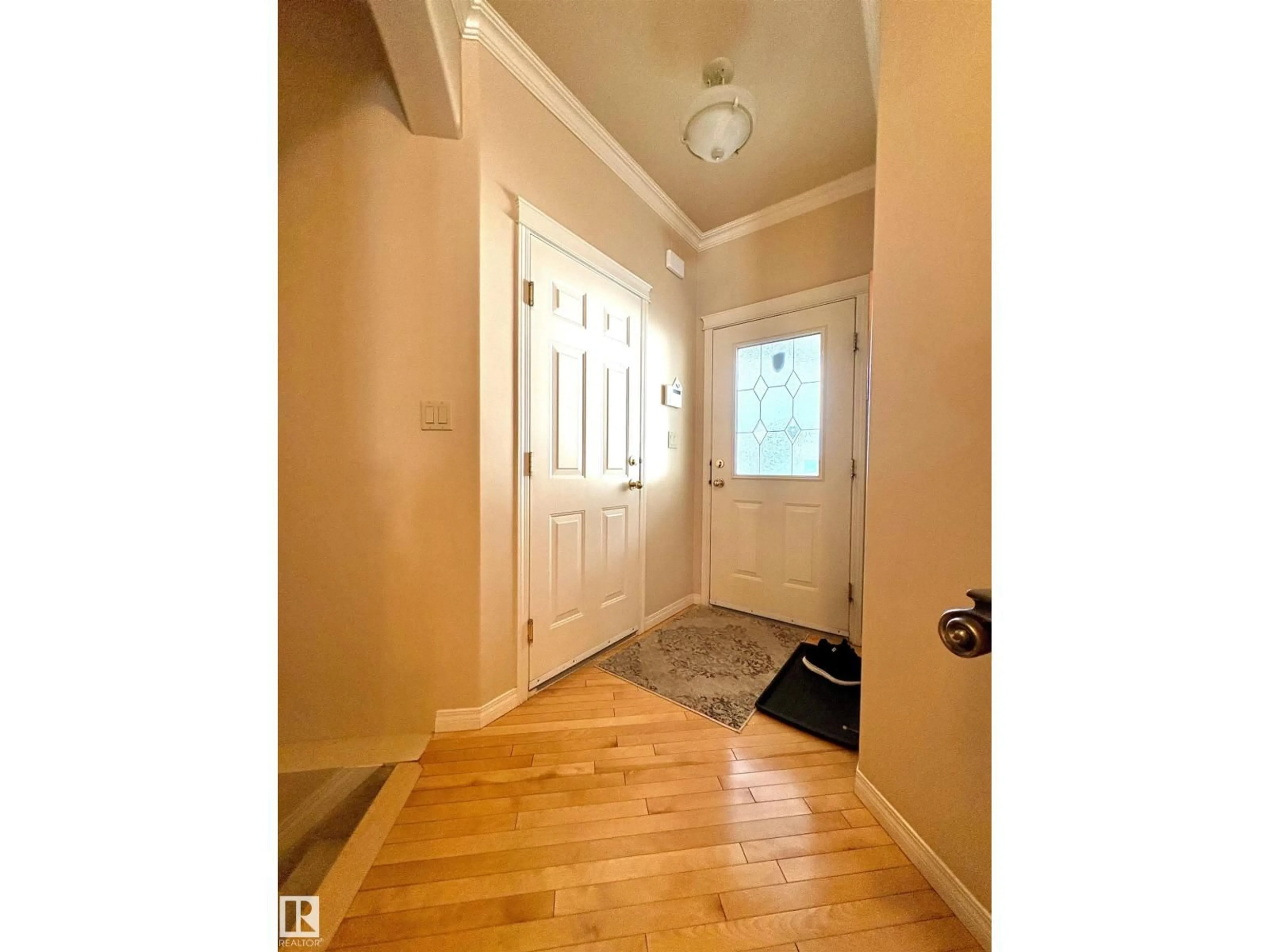 Indoor entryway for #15 - 17603 99 ST, Edmonton Alberta T5X6B9