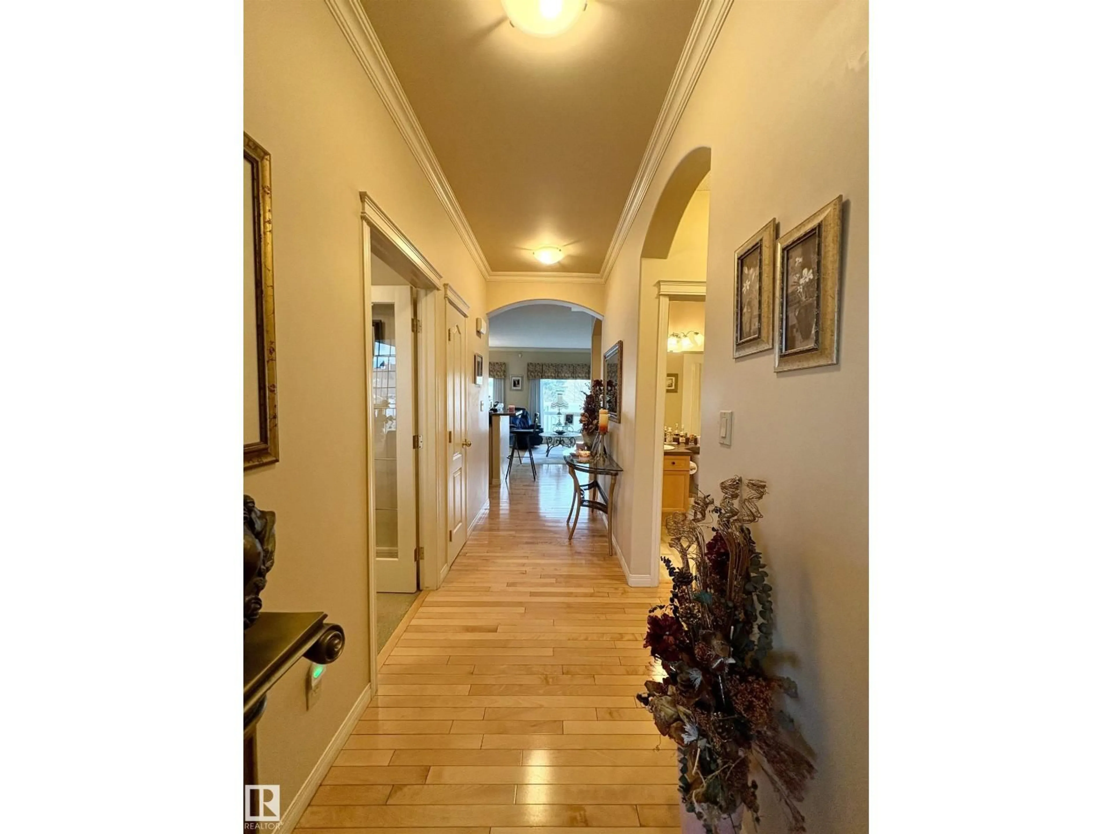 Indoor foyer for #15 - 17603 99 ST, Edmonton Alberta T5X6B9