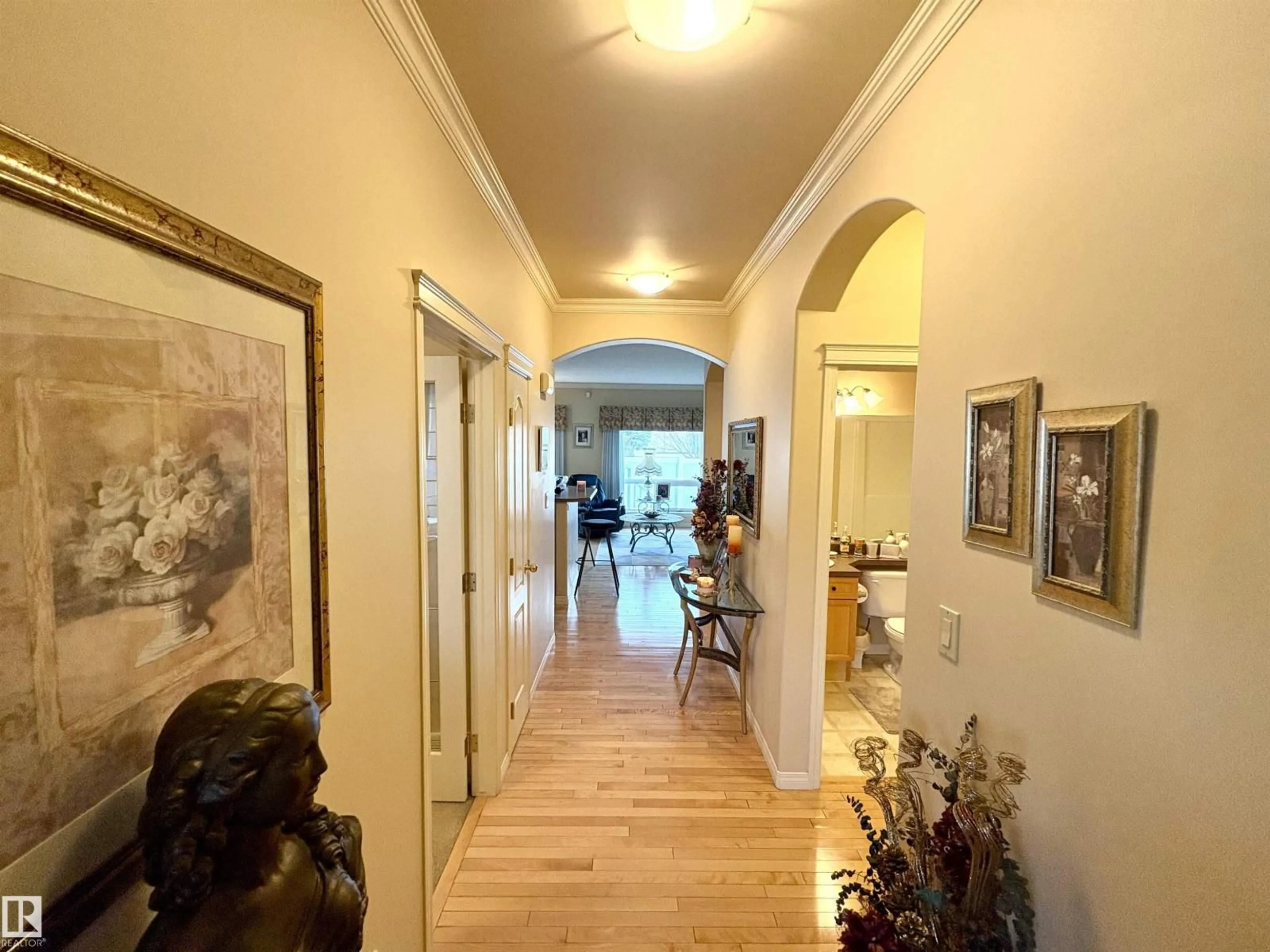 Indoor foyer for #15 - 17603 99 ST, Edmonton Alberta T5X6B9