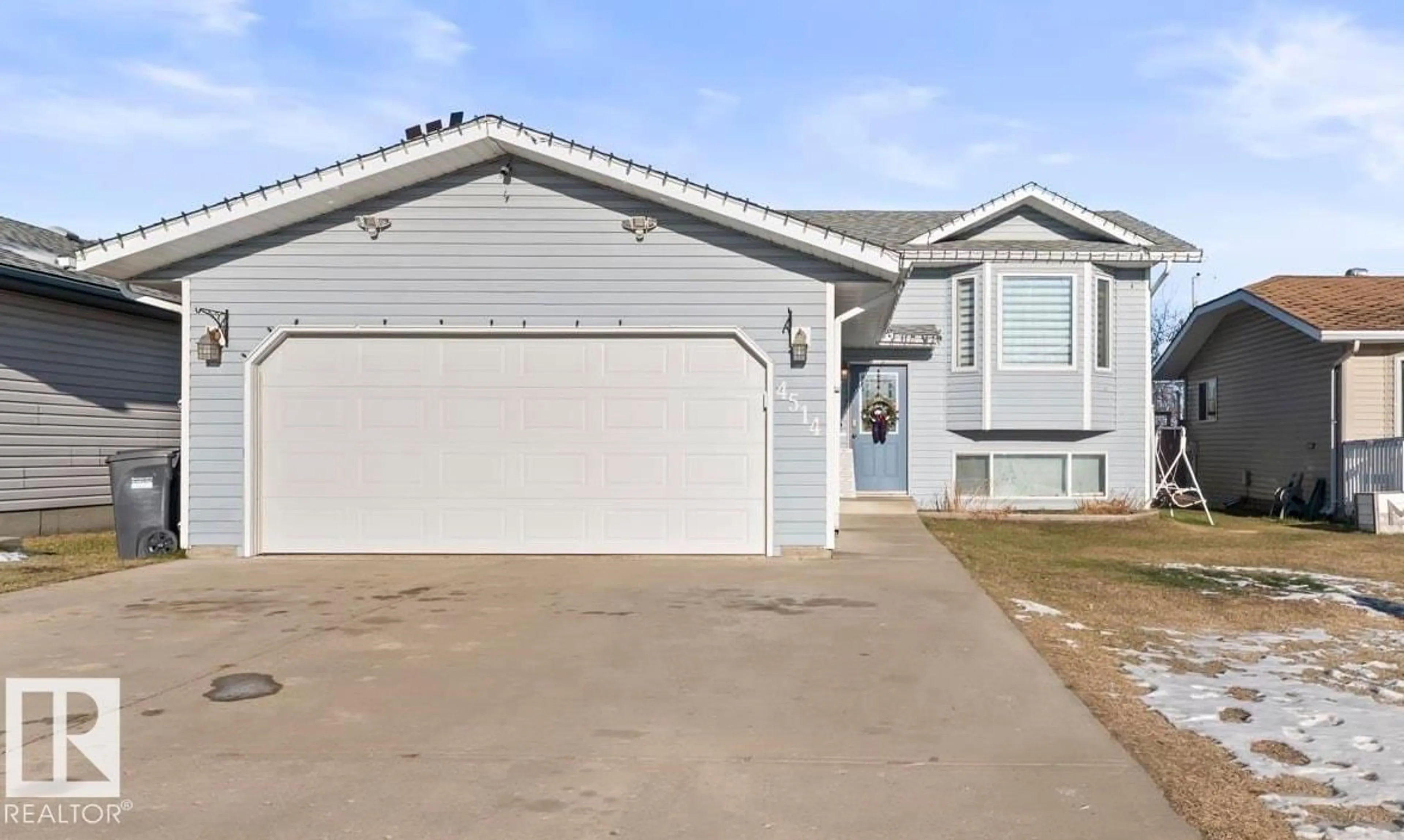 Home with vinyl exterior material, street for 4514 49 AV, Cold Lake Alberta T9M1Z6