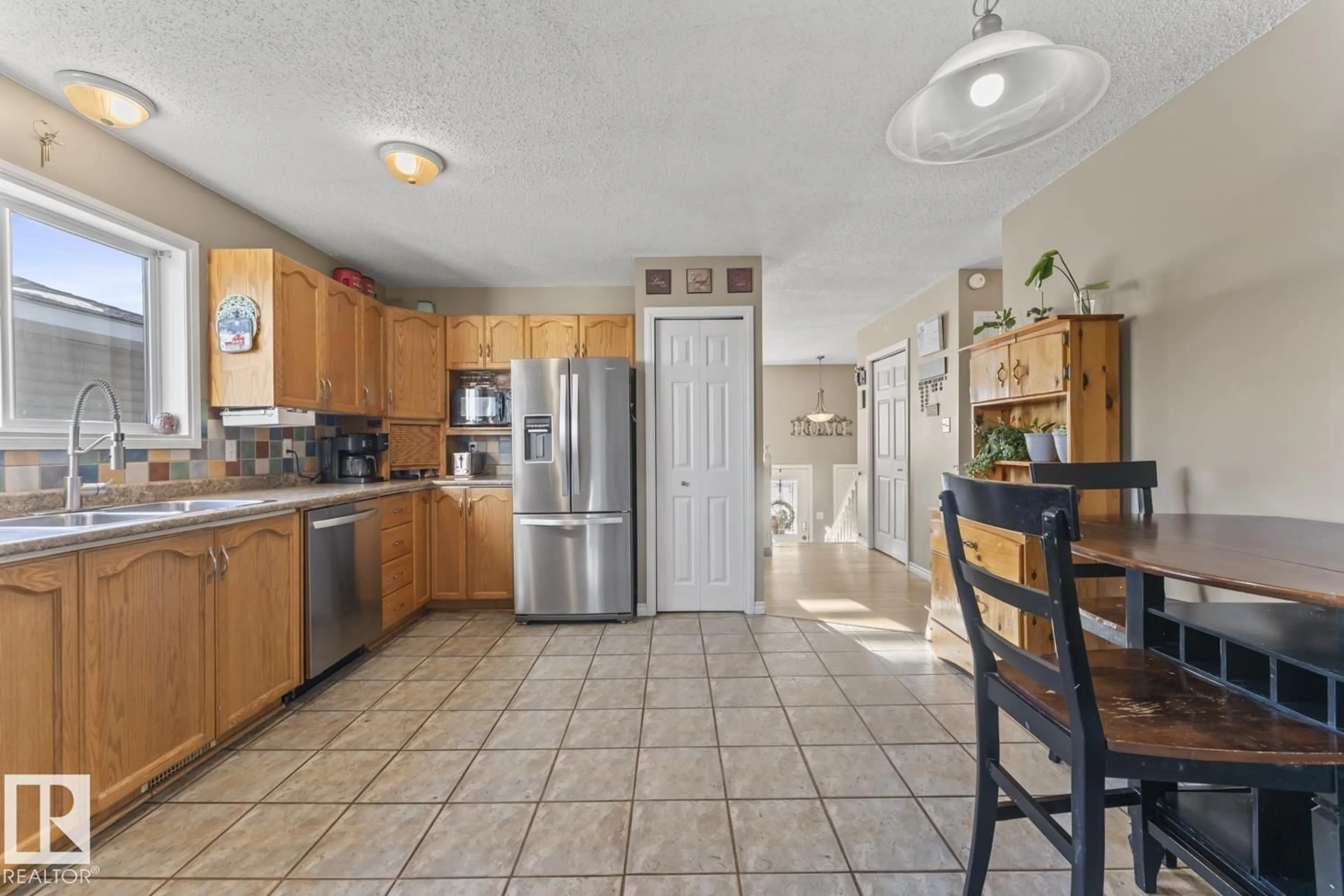 Standard kitchen, ceramic/tile floor for 4514 49 AV, Cold Lake Alberta T9M1Z6