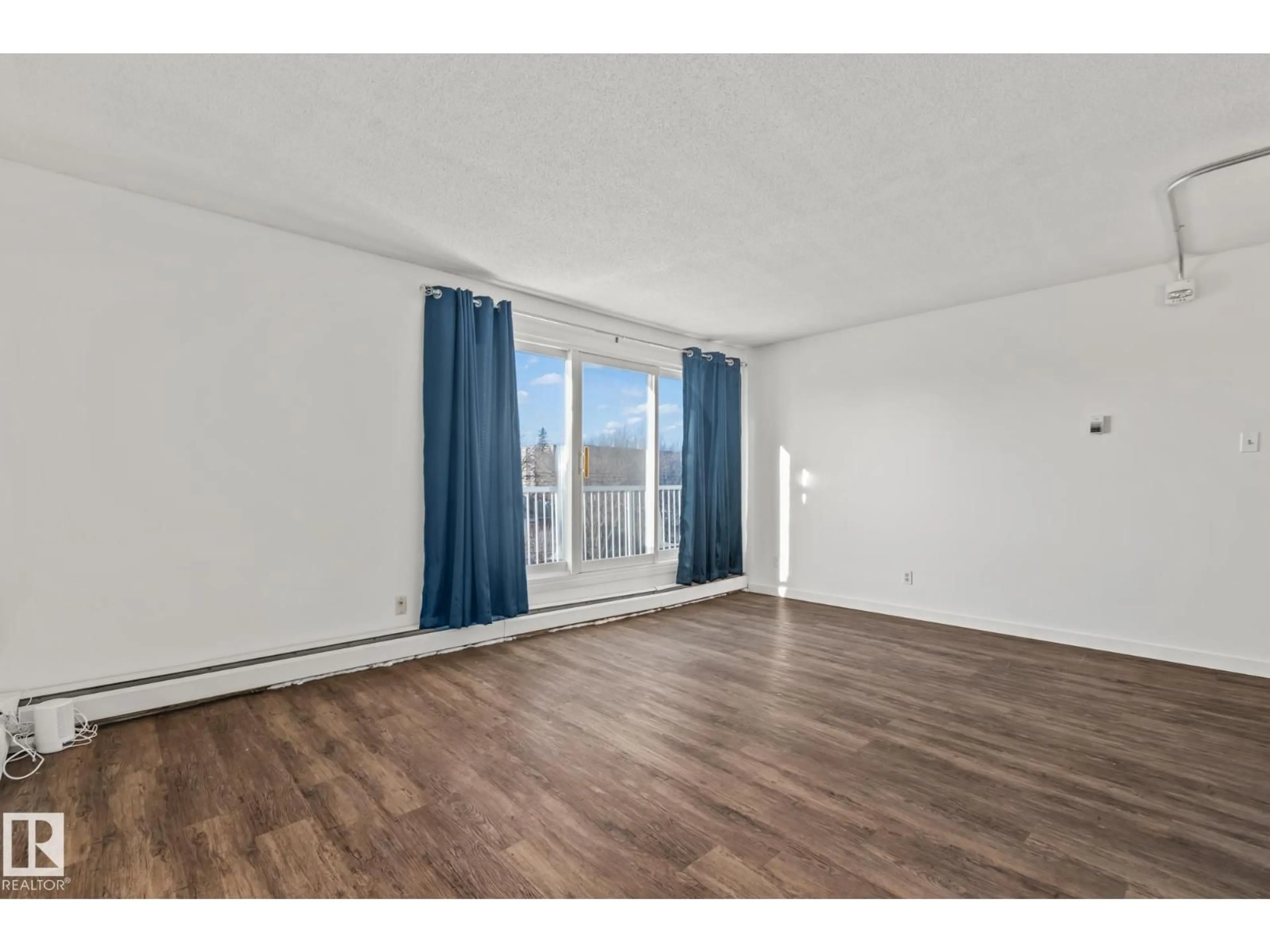 A pic of a room for 8604 - 425 GATEWAY BV, Edmonton Alberta T6E4B6