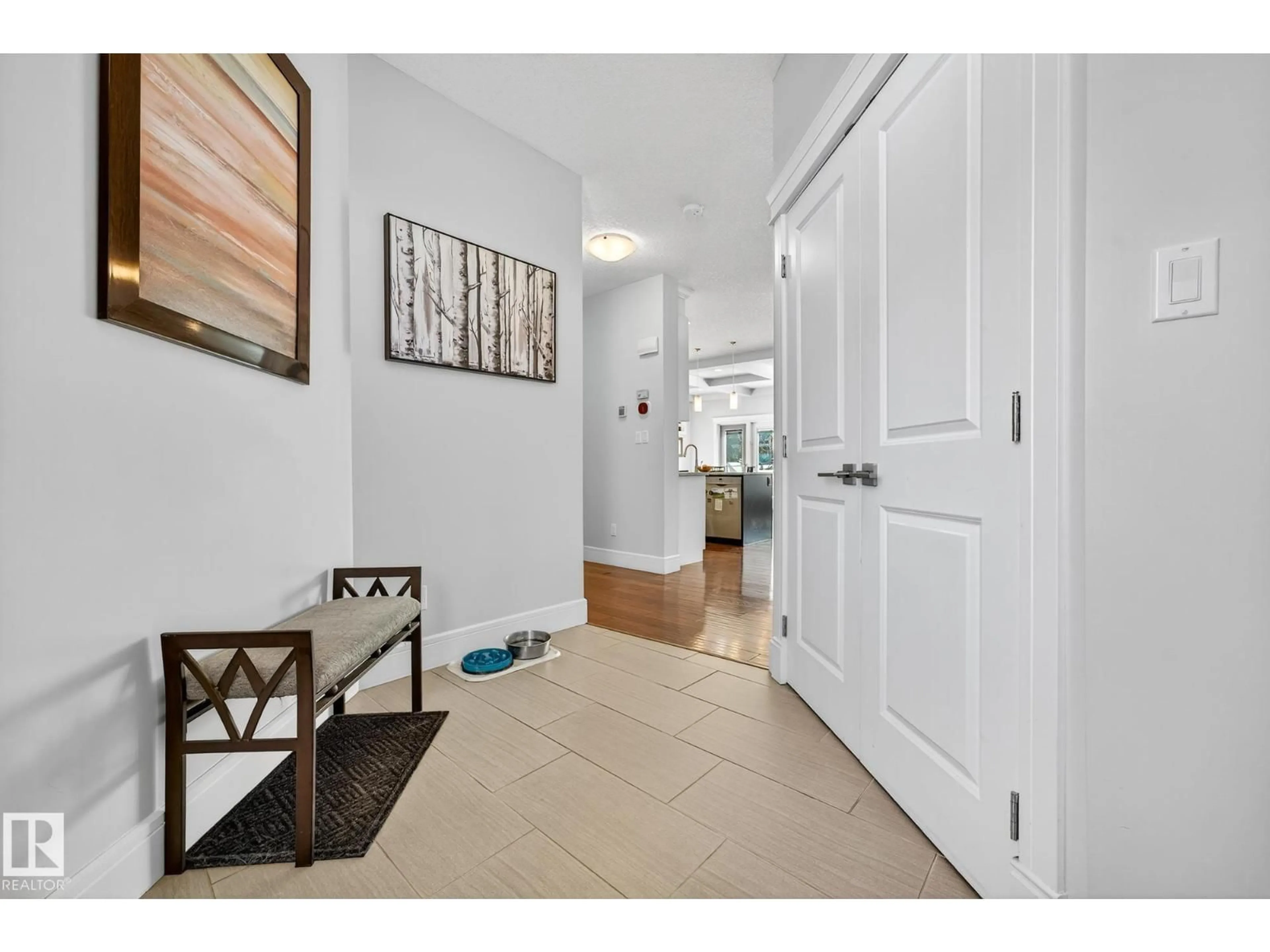 Indoor entryway for 1 WEMBLEY, Fort Saskatchewan Alberta T8L0L8