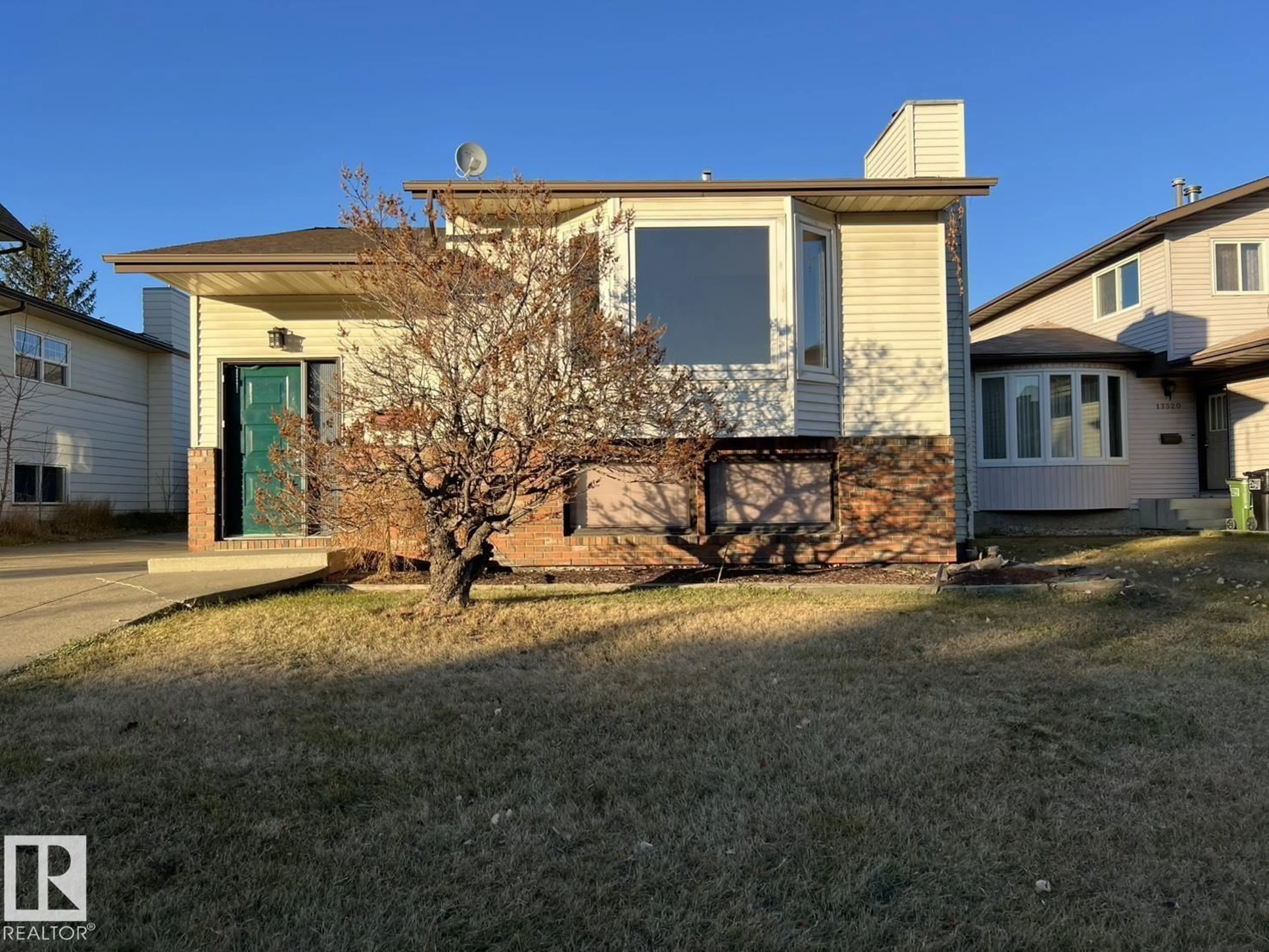 Unknown for 17324 92 AV, Edmonton Alberta T5T3C2