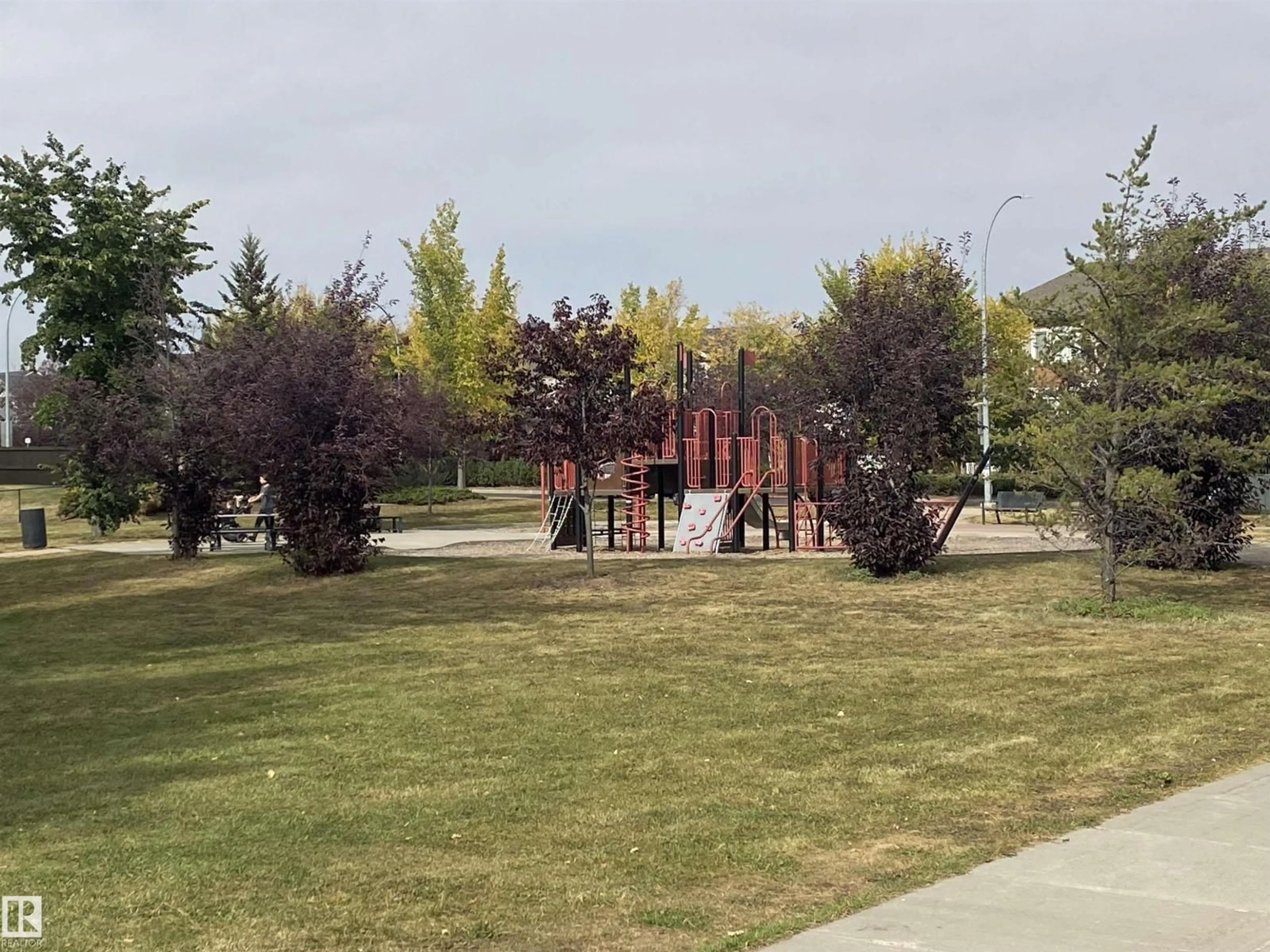 Blurry image for #114 - 9535 217 ST, Edmonton Alberta T5T4P5