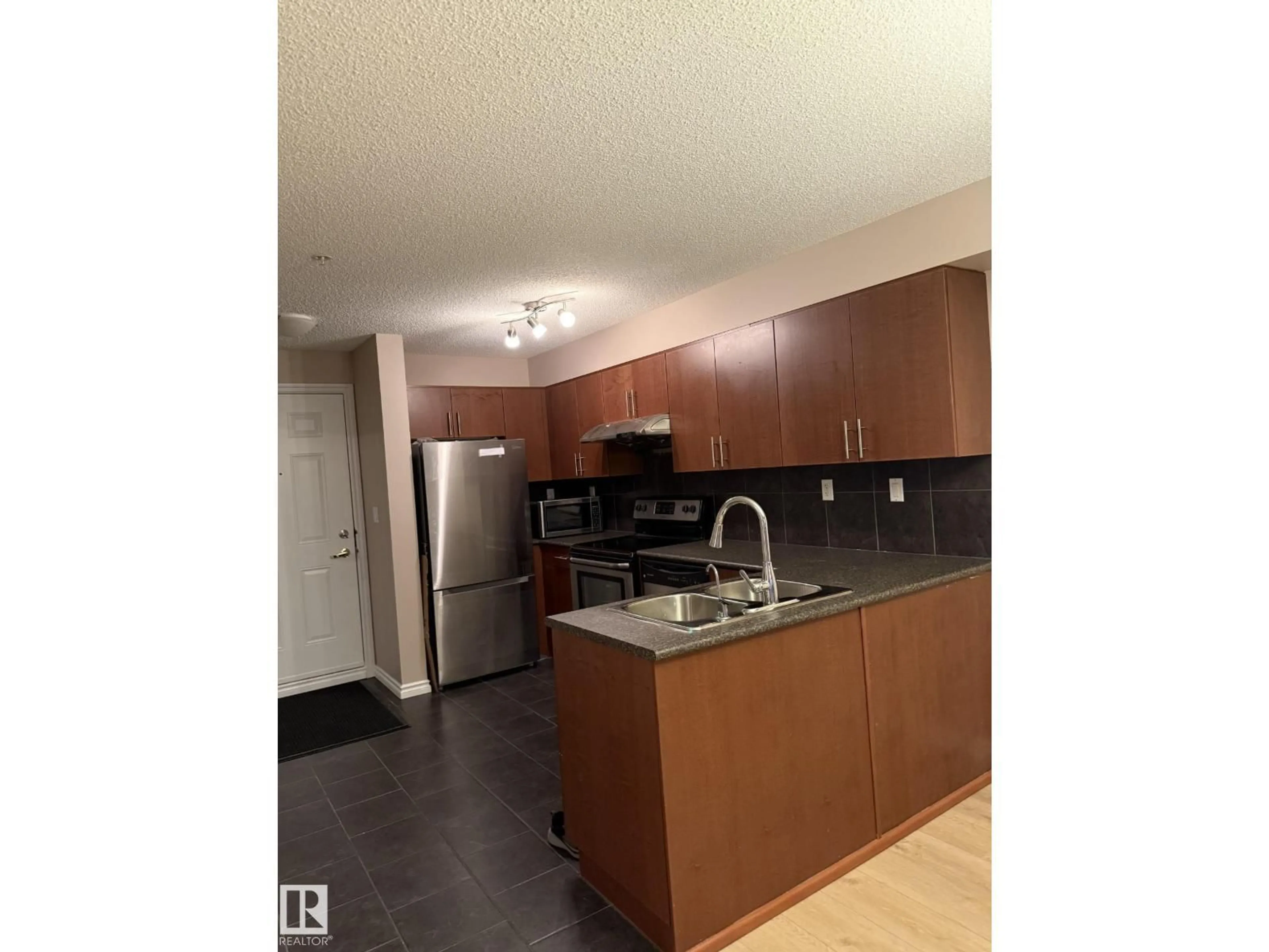 Standard kitchen, unknown for #303 - 10118 106 AV, Edmonton Alberta T5H0B8
