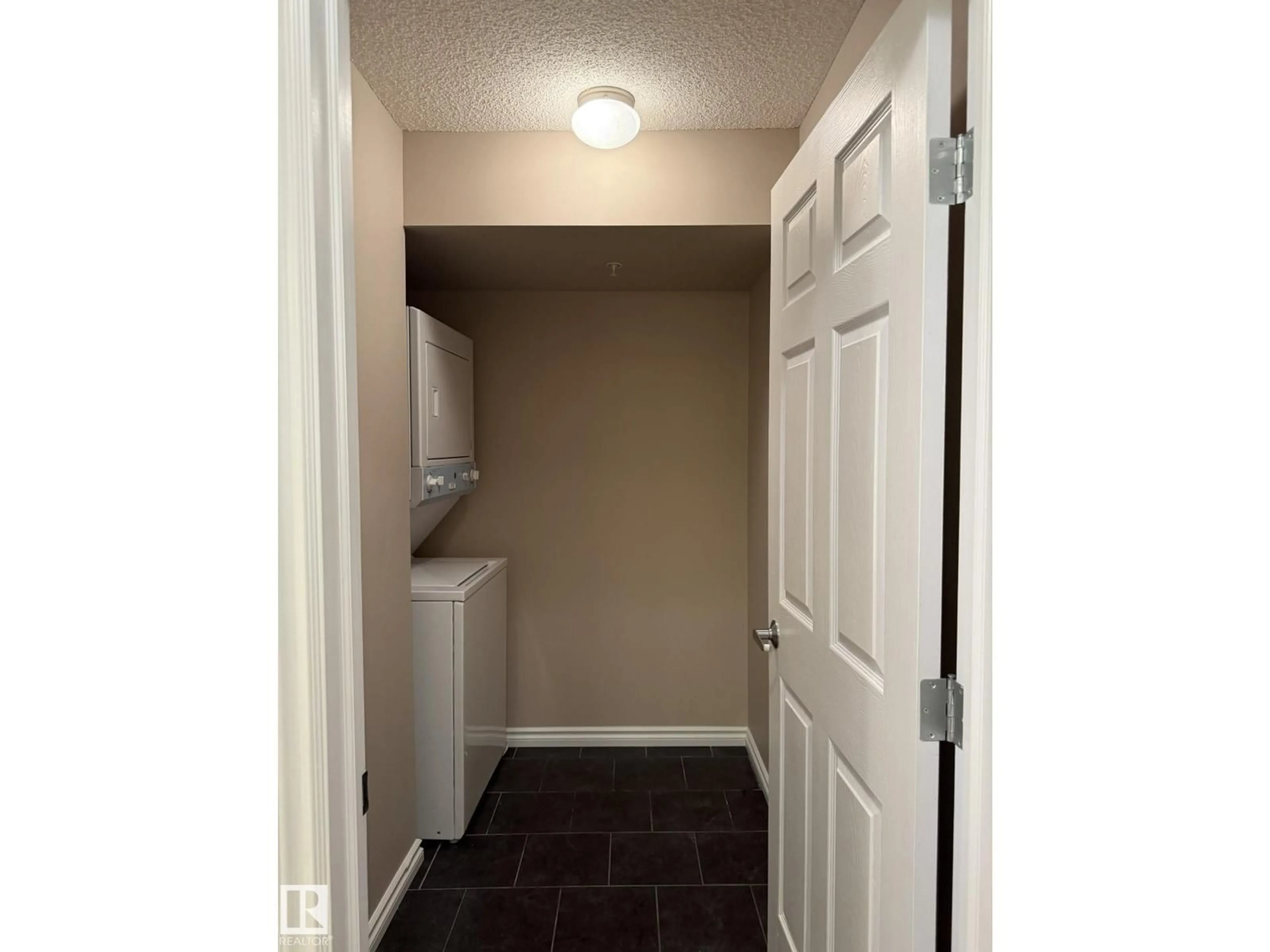 Indoor entryway for #303 - 10118 106 AV, Edmonton Alberta T5H0B8