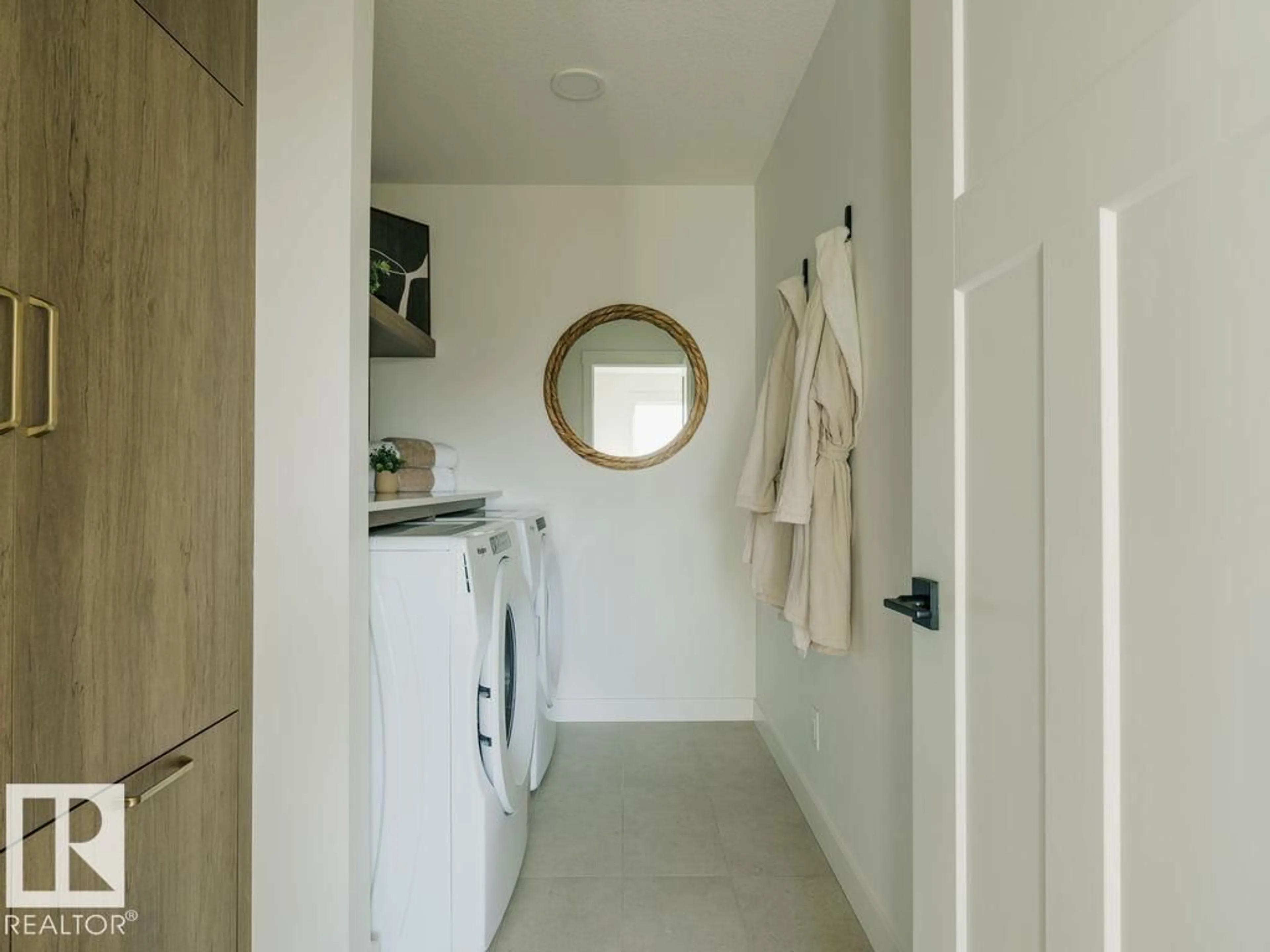 Laundry room for 8961 ELVES LO NW, Edmonton Alberta T6M3G3