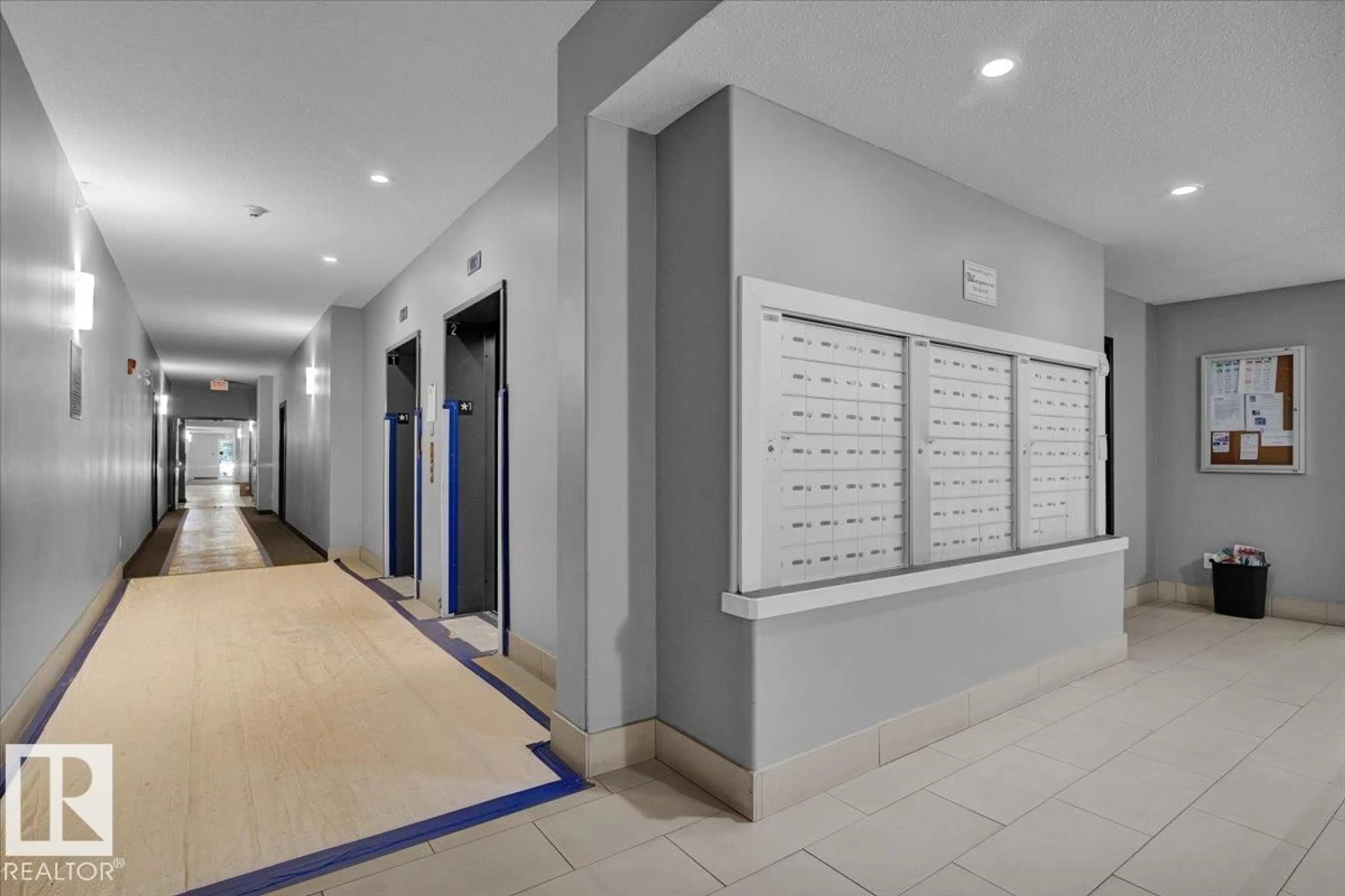 Indoor foyer for #219 - 14808 125 ST, Edmonton Alberta T5X0G1