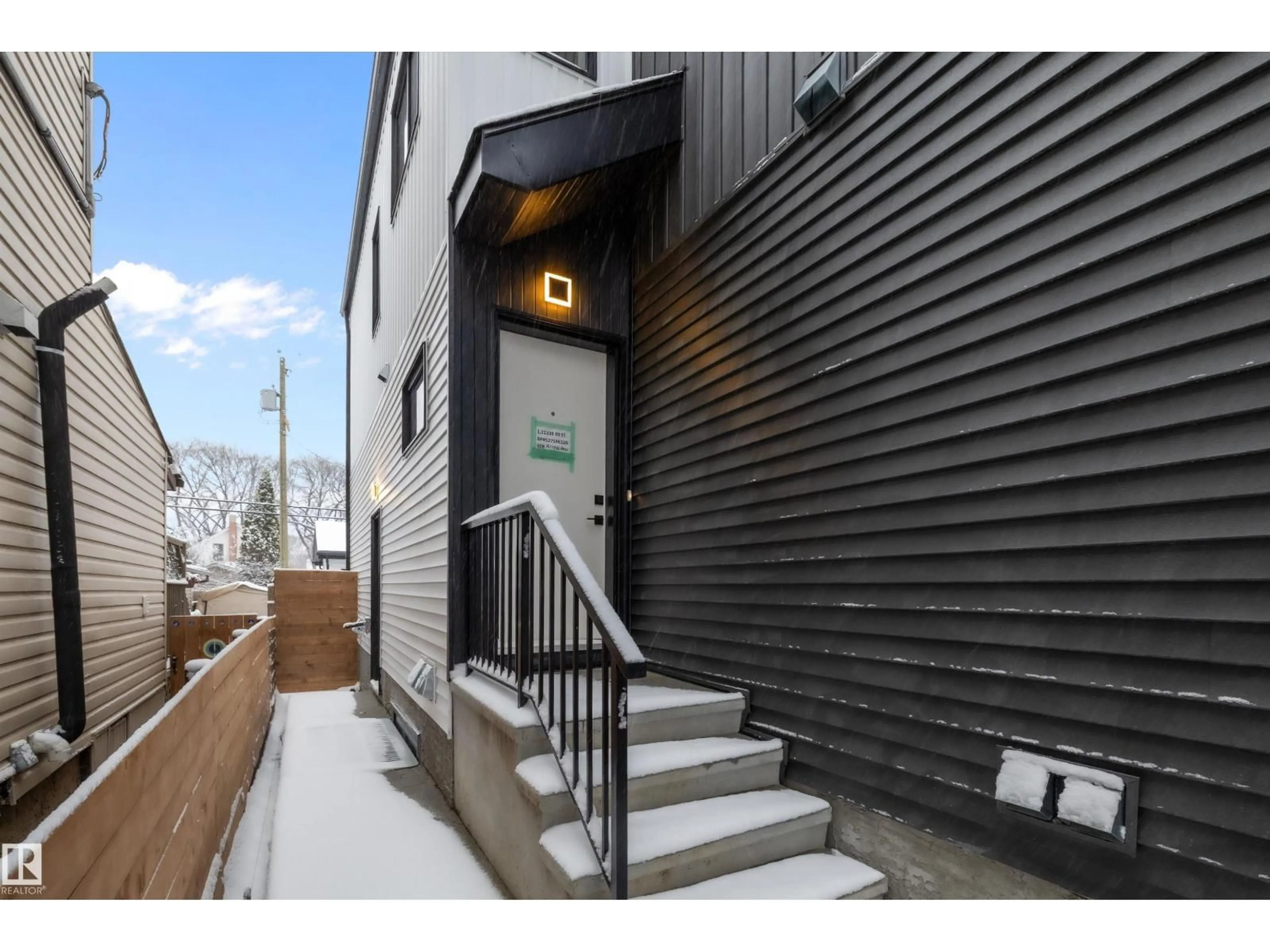 Unknown for 11338 89 ST, Edmonton Alberta T5B3T6