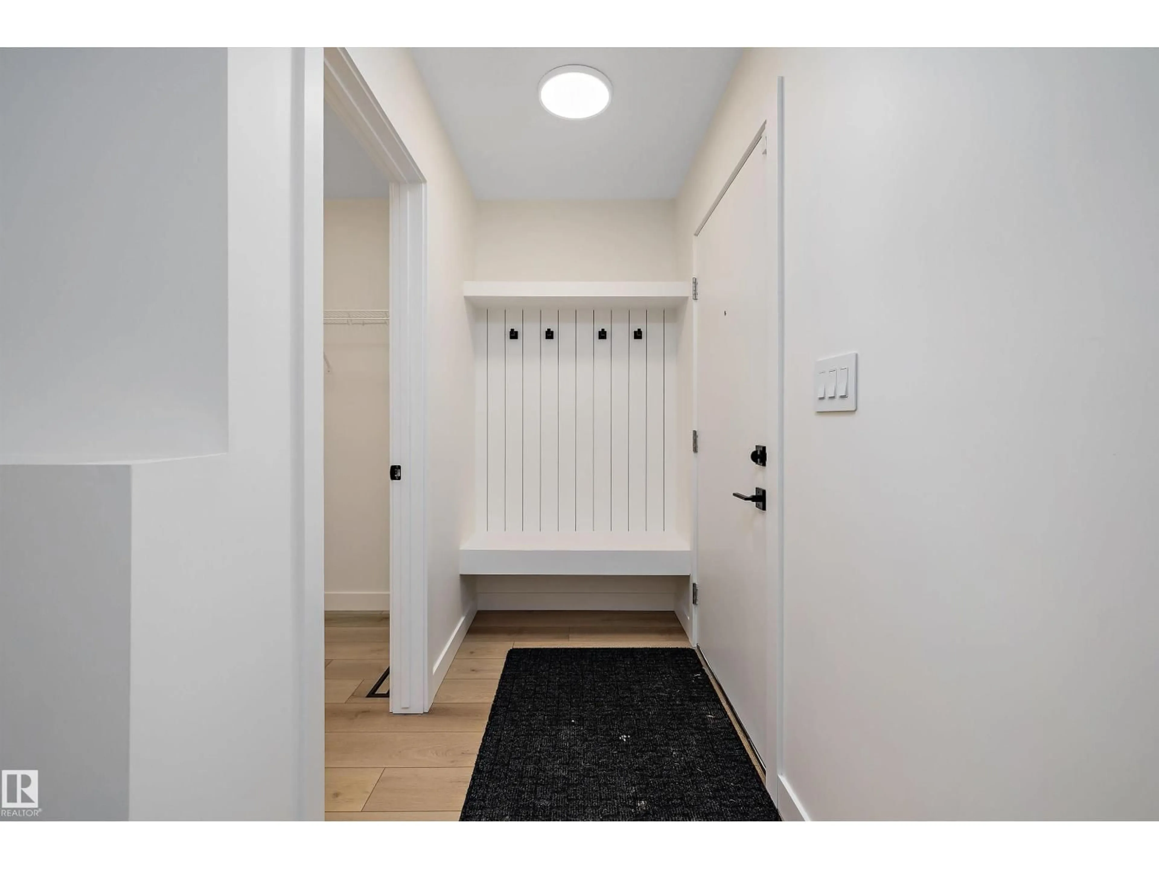 Indoor entryway for 11605 90 ST, Edmonton Alberta T5B3T6