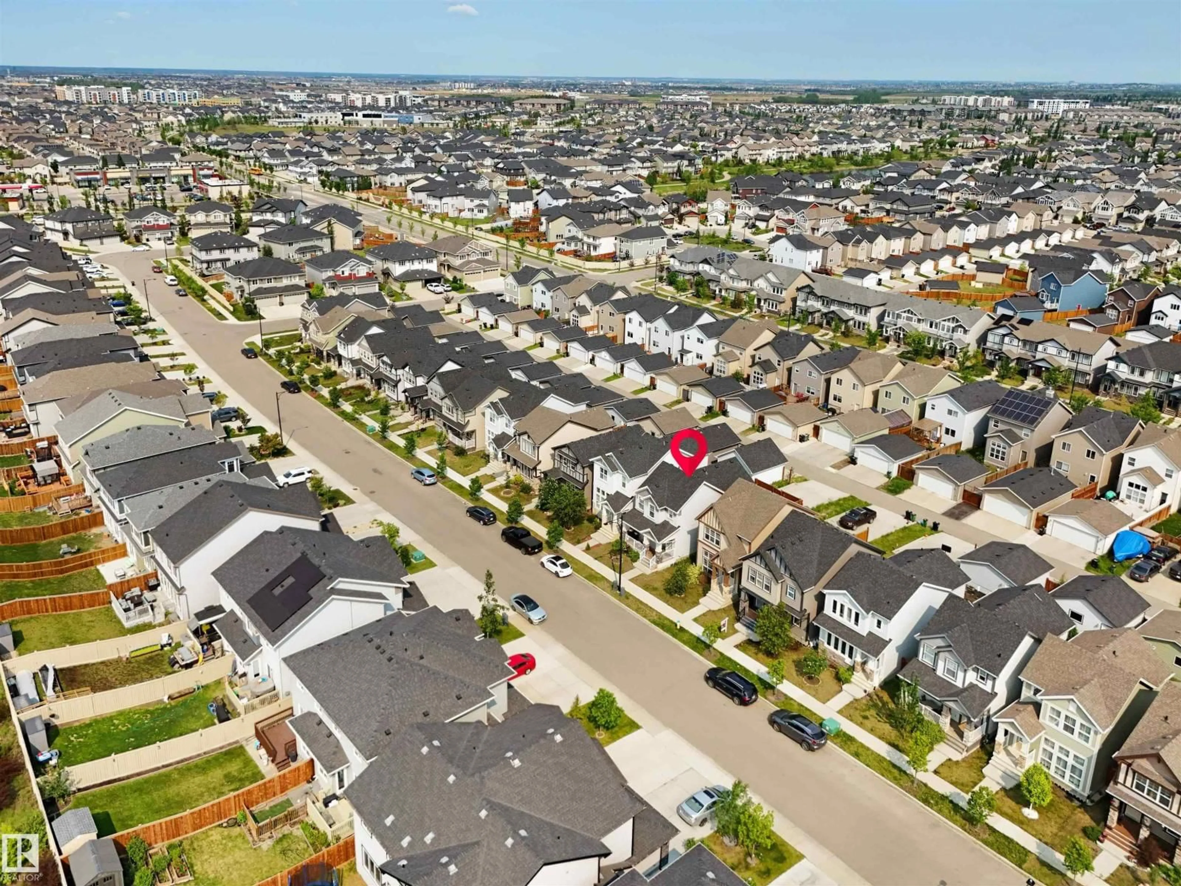 A pic from outside/outdoor area/front of a property/back of a property/a pic from drone, street for 5050 ANDISON CL, Edmonton Alberta T6W3T4