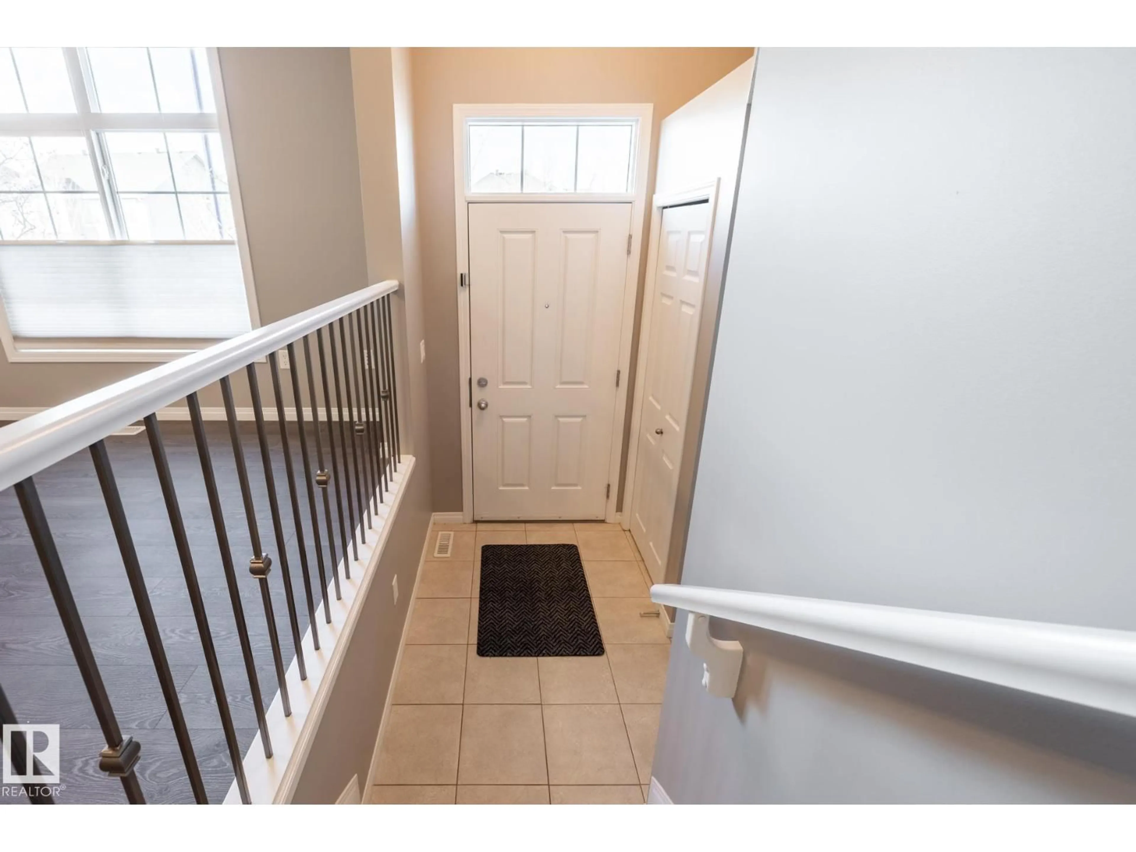 Indoor entryway for 9157 SHAW WY, Edmonton Alberta T6X0S4