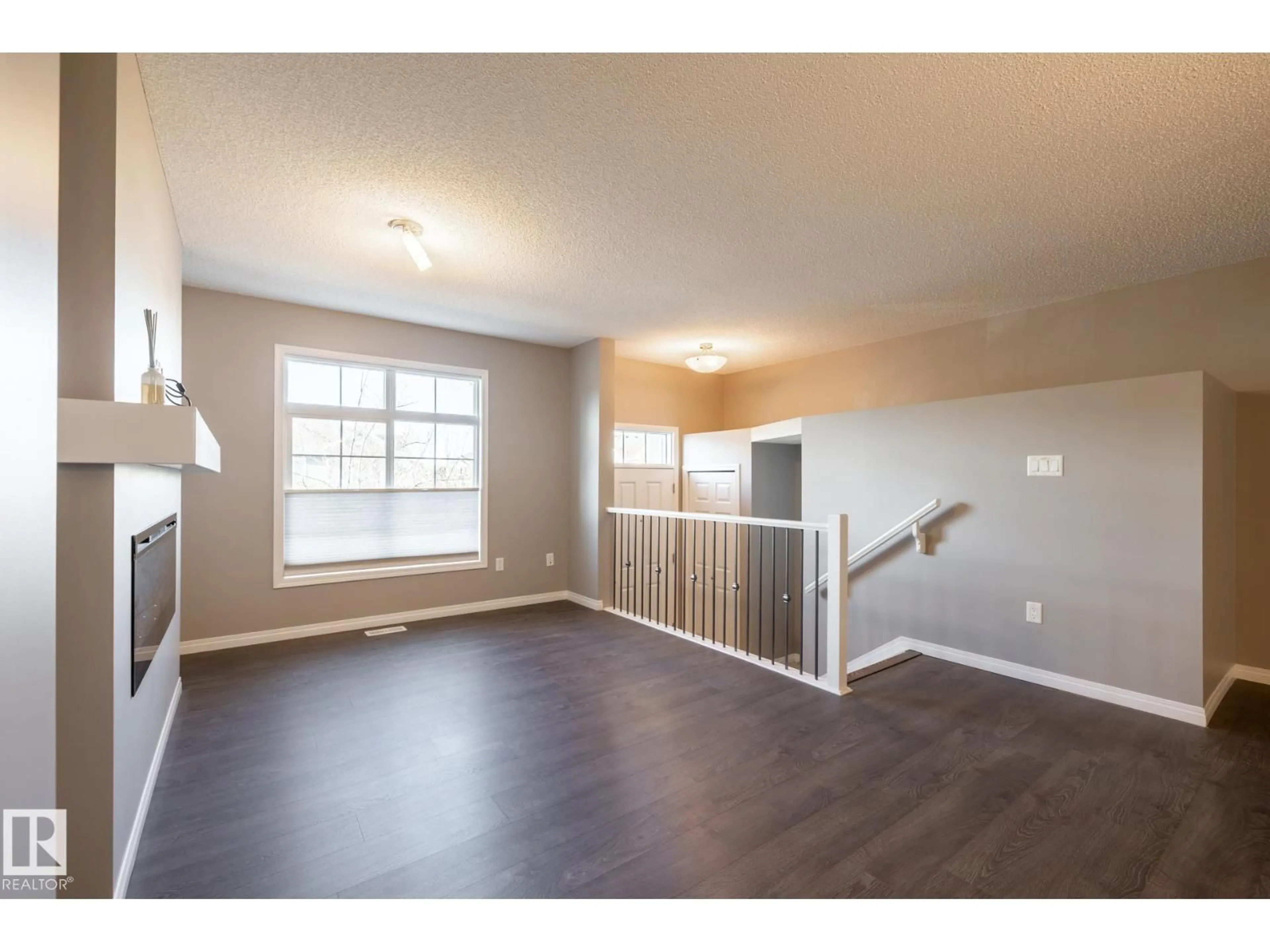 A pic of a room for 9157 SHAW WY, Edmonton Alberta T6X0S4